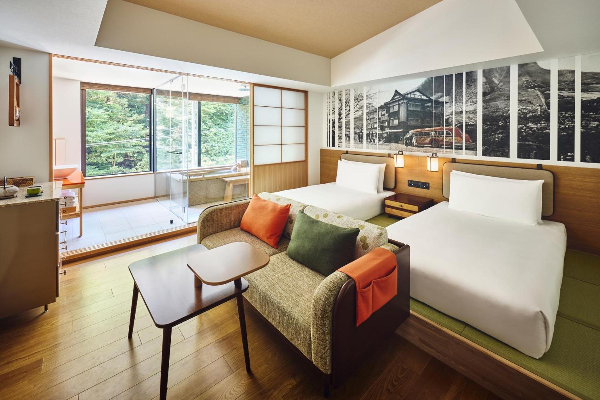 Standard Twin Room with Mountain View