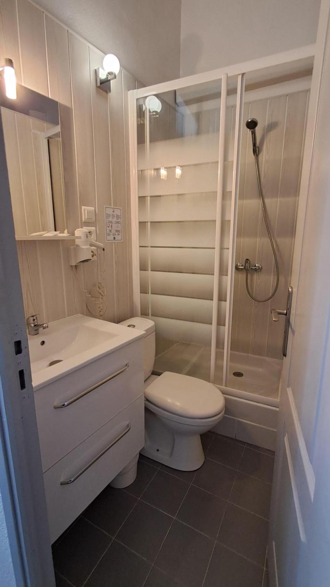 Quarto com Cama Queen-size