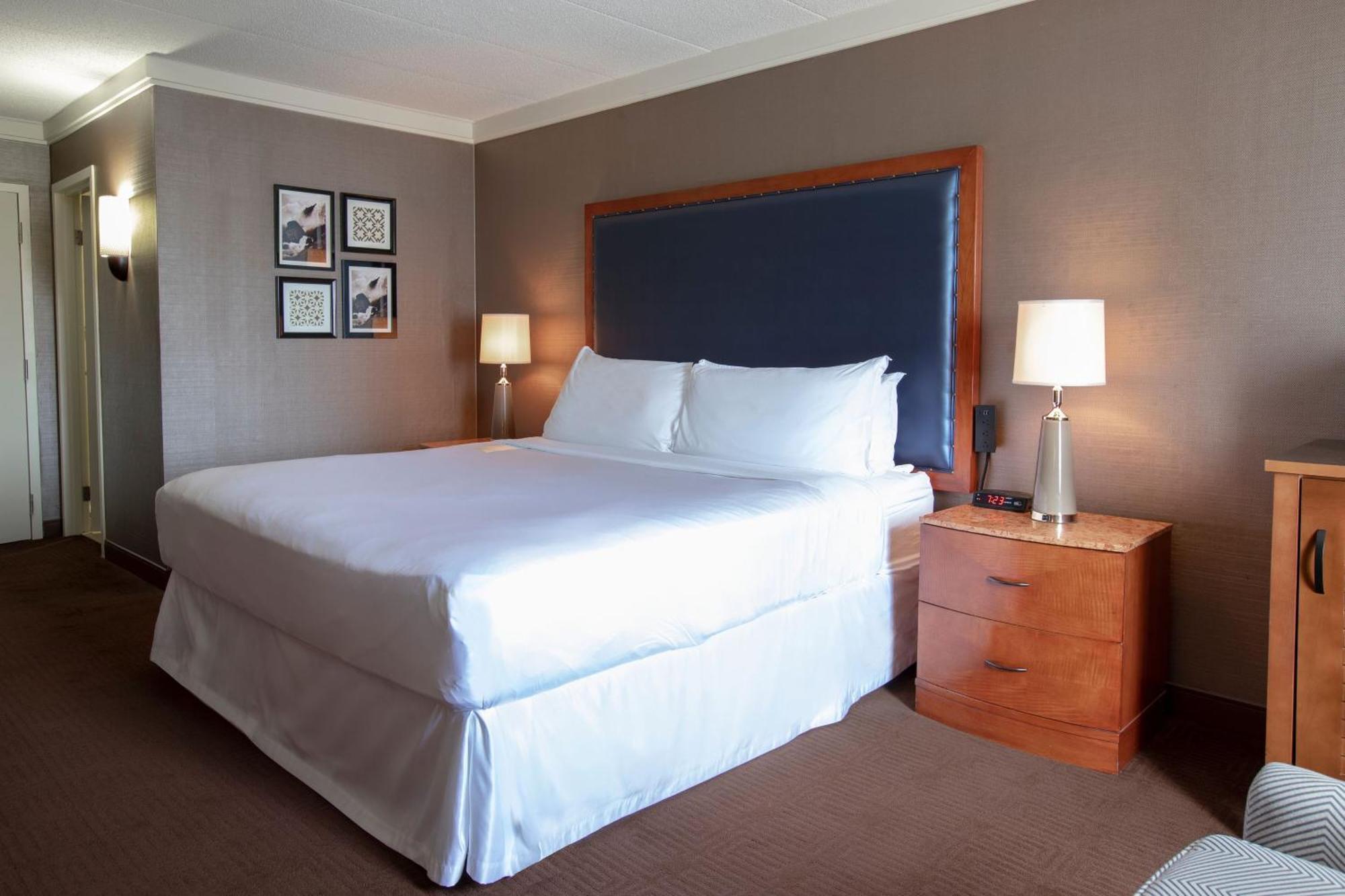 Guest Room 1 King,1634405290:JPEG