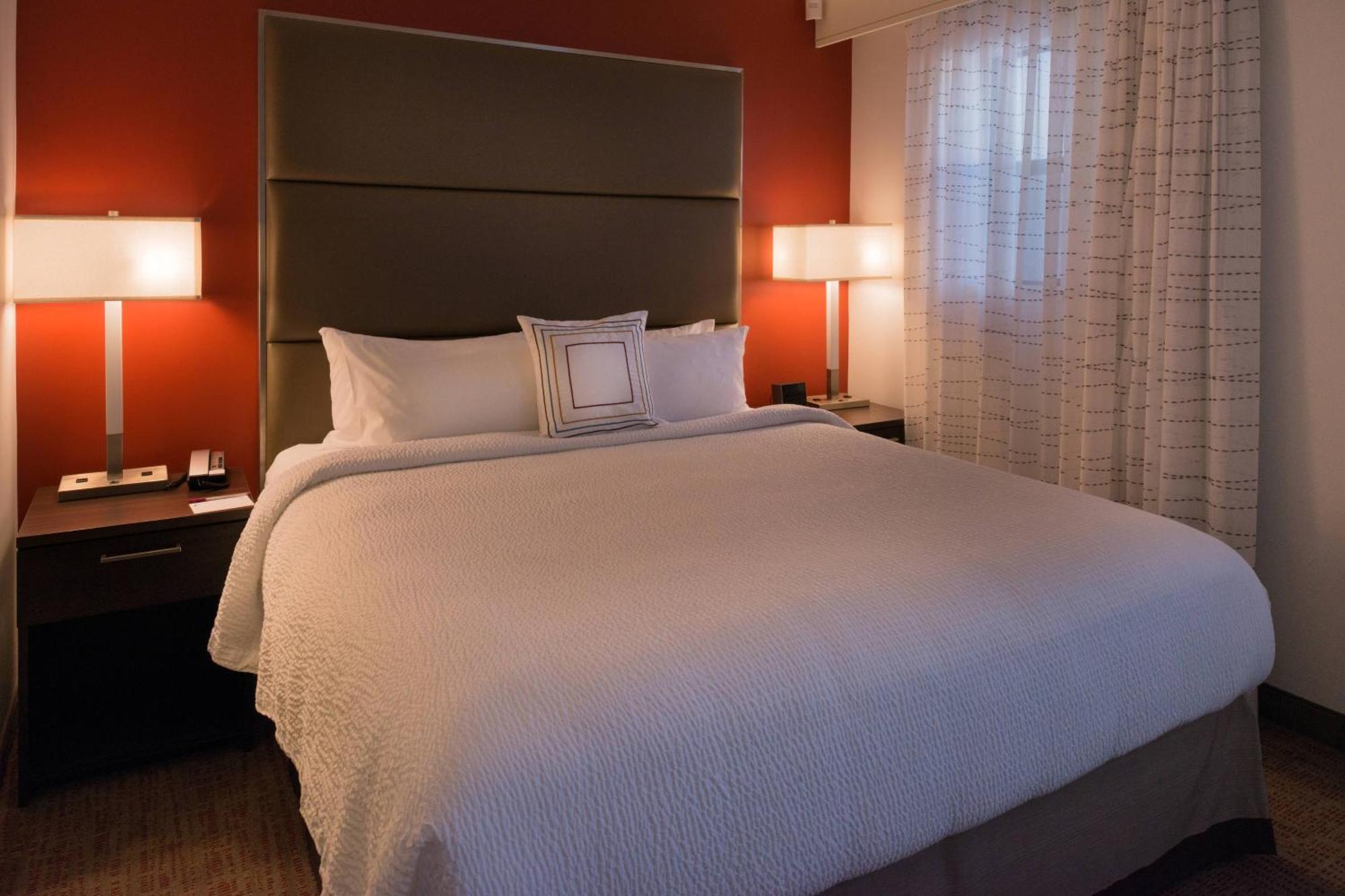 One-Bedroom Suite,1636766983:JPEG