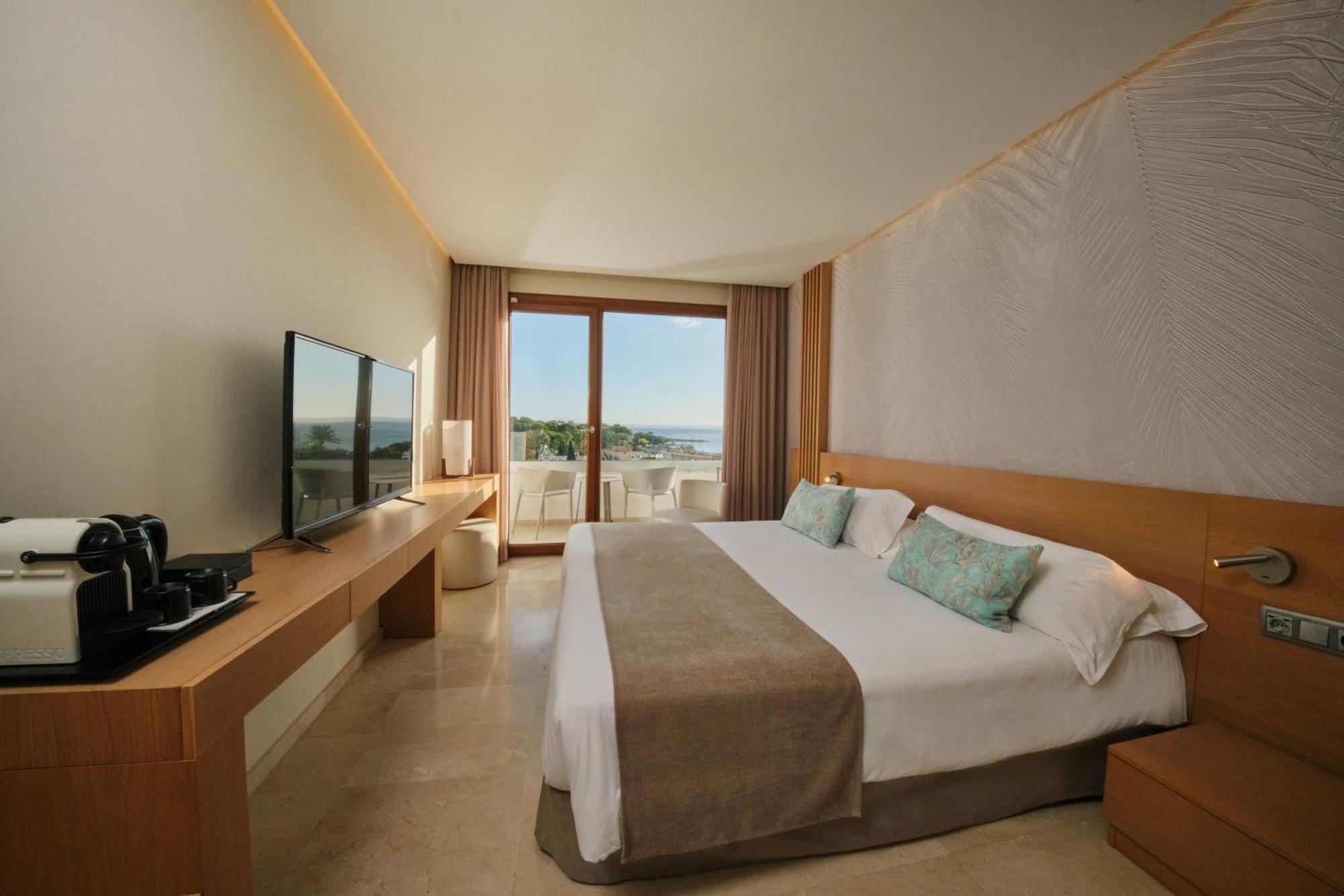 Chambre Double ou Lits Jumeaux Supérieure avec Vue Partielle sur la Mer