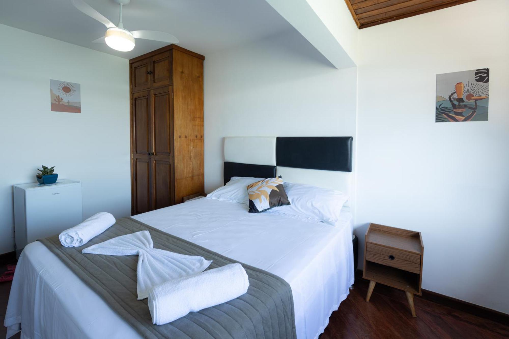 Quarto com Cama Queen-size e Vista do Mar