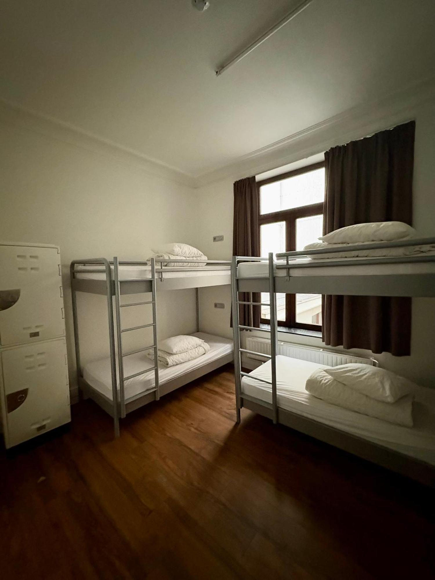 Vierpersoonskamer met Eigen Badkamer