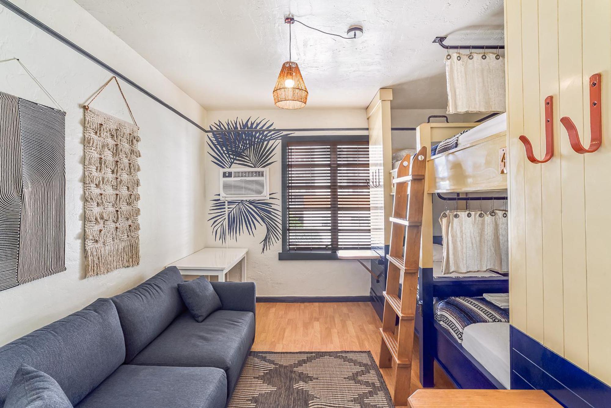 Standard Quadruple Room,1642309367:JPEG