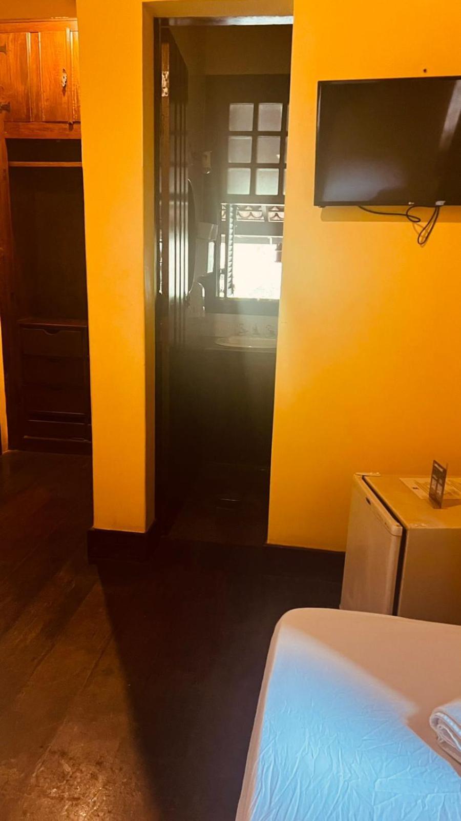 Quarto Standard com Cama de Casal ou 2 de Solteiro e Ventilador