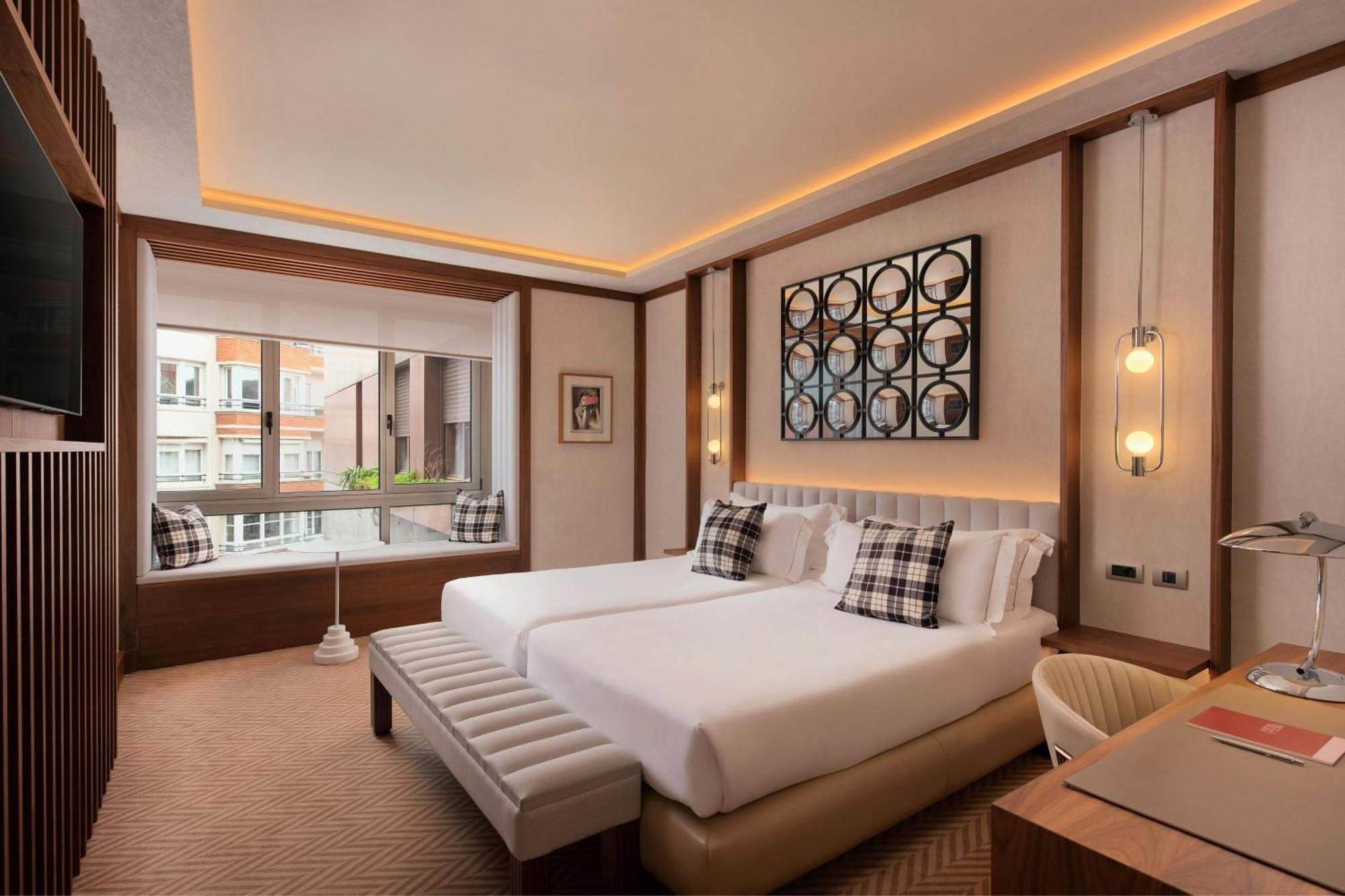 Zimmer mit 2 Einzelbetten und Stadtblick