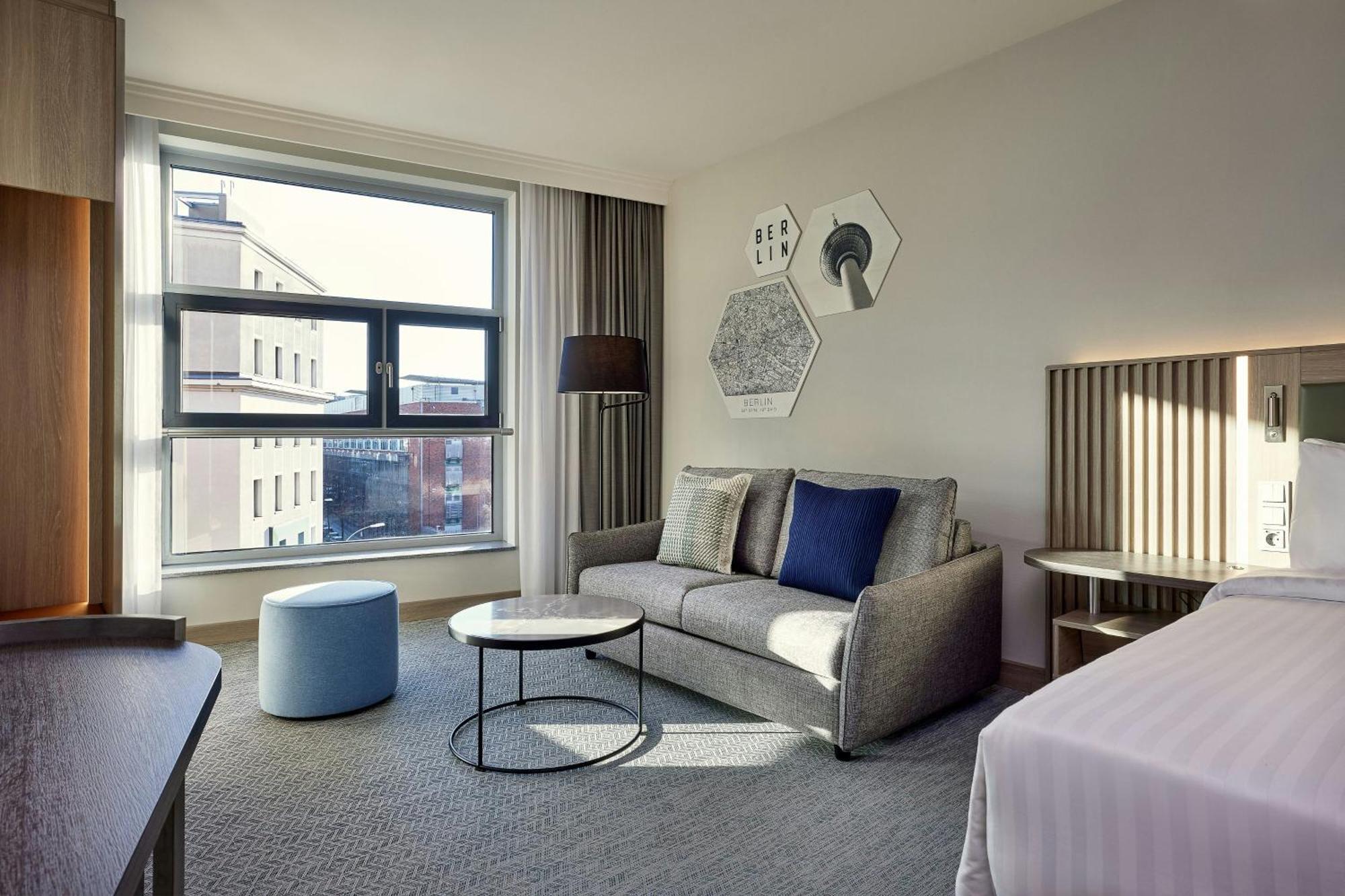 Chambre Lit King-Size Supérieure Plus Spacieuse avec Canapé-Lit