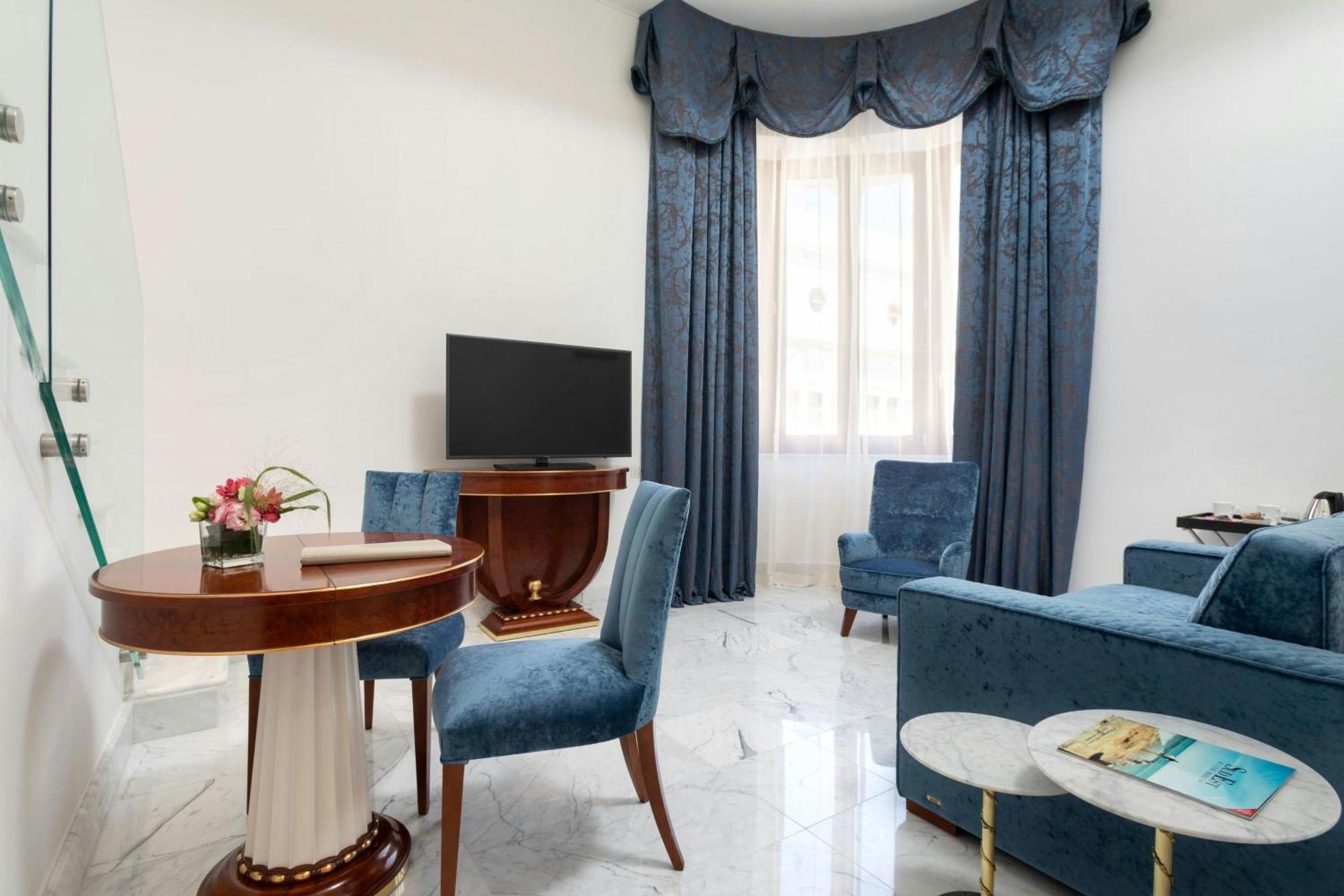 One-Bedroom Bi-Level Suite with Sea View