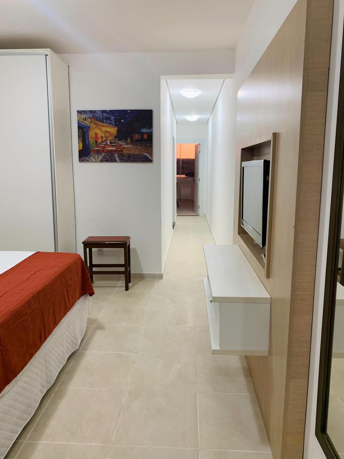 Apartamento de 2 Quartos com Vista Lago
