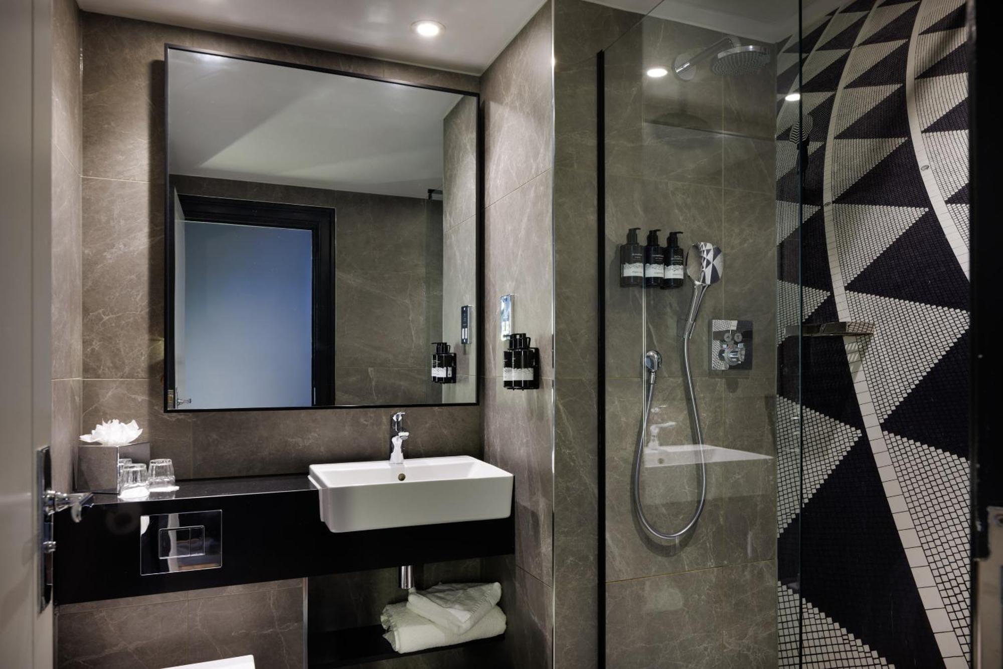 Classic Double Room,1643752338:JPEG