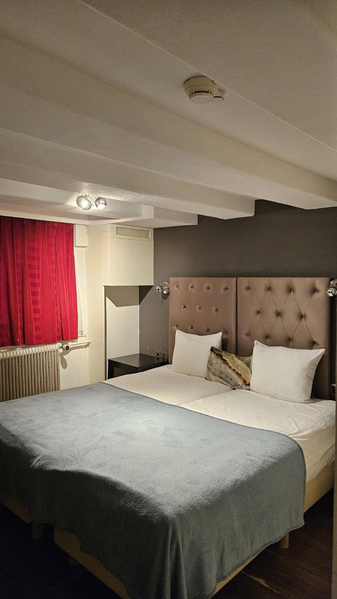 Lower Ground Floor Double Room,1643753323:JPEG
