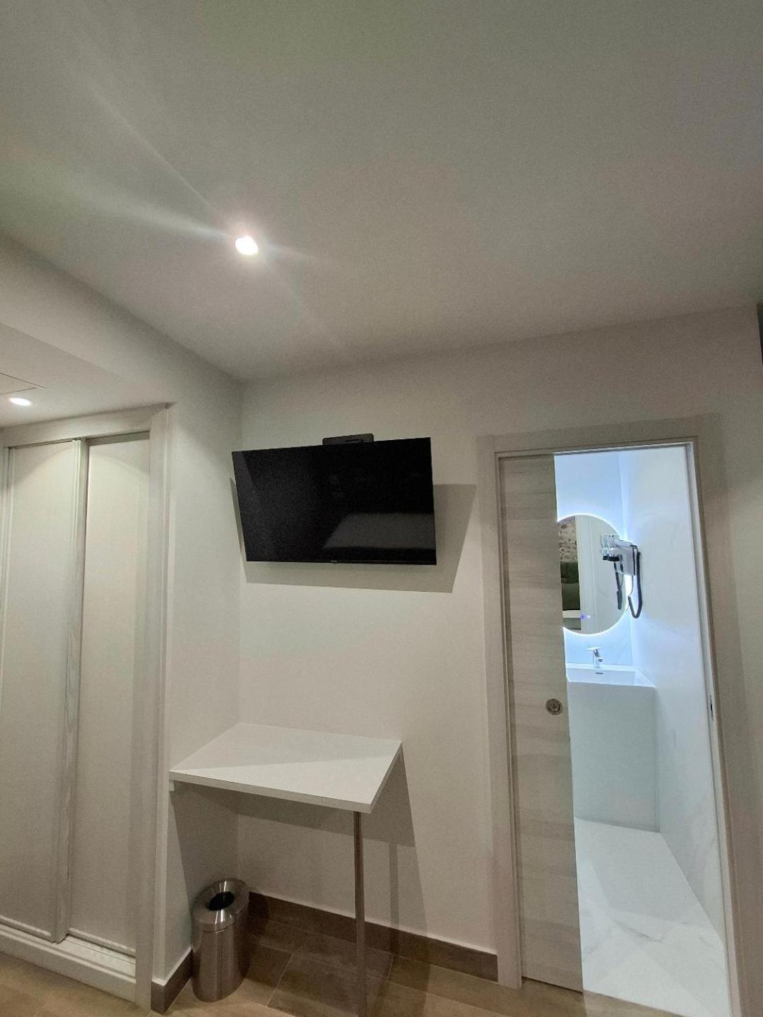 Quadruple Room Private Bathroom,1643771134:JPEG