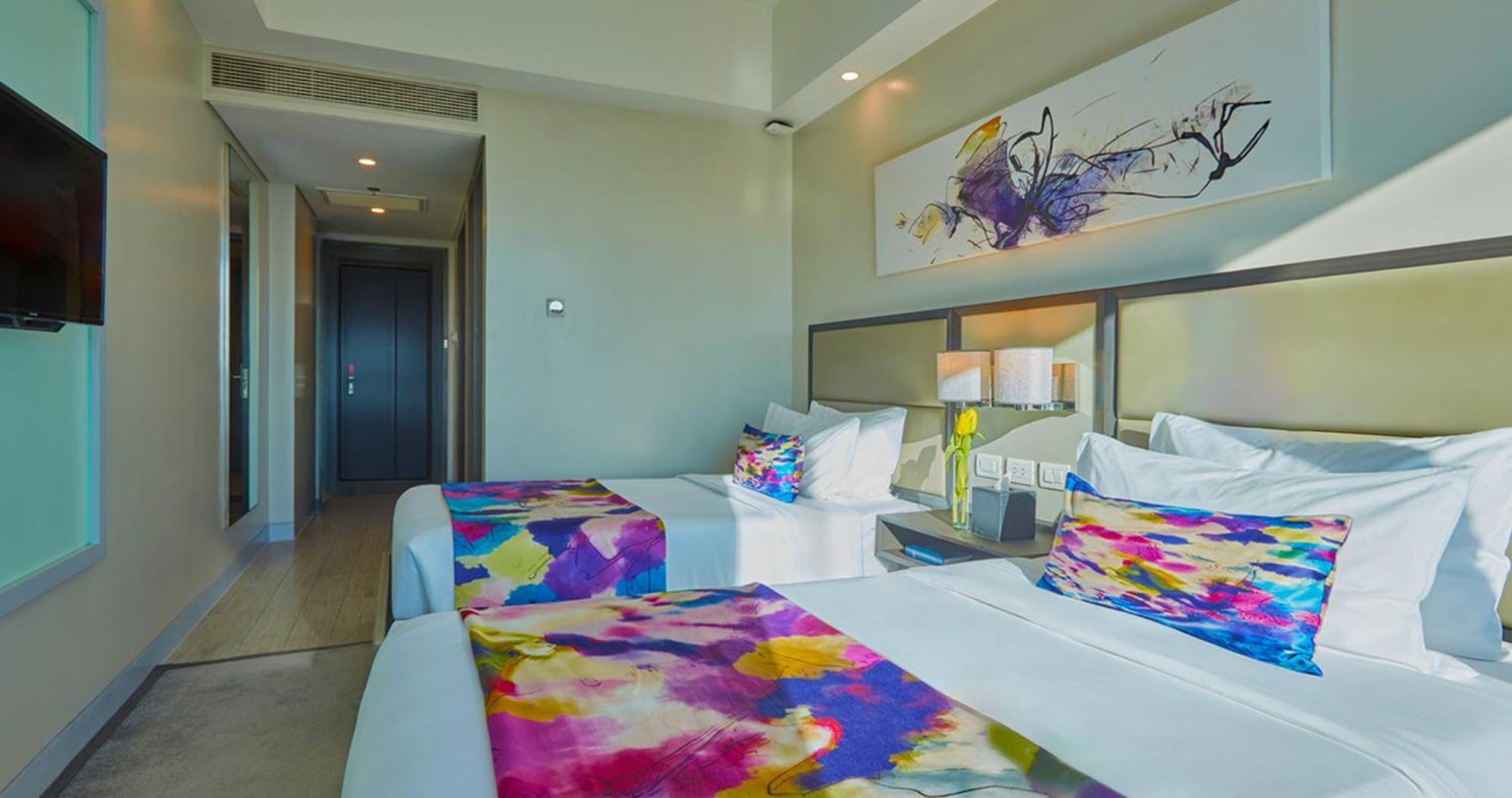 Standard Twin with Access to Pool and Gym