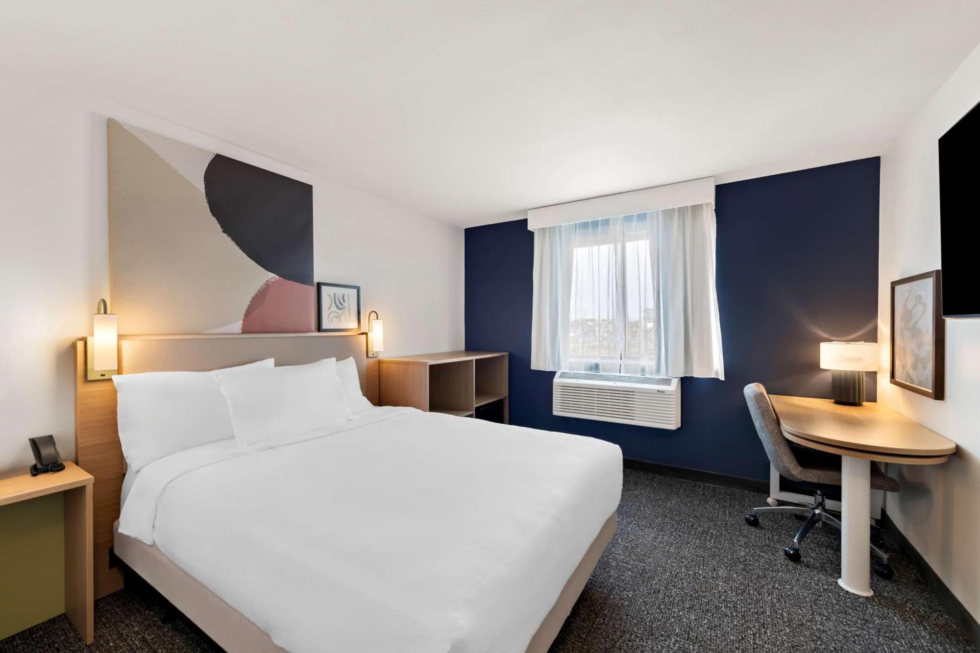 Queen Room with Bath Tub - Disability Access,1645667448:JPEG