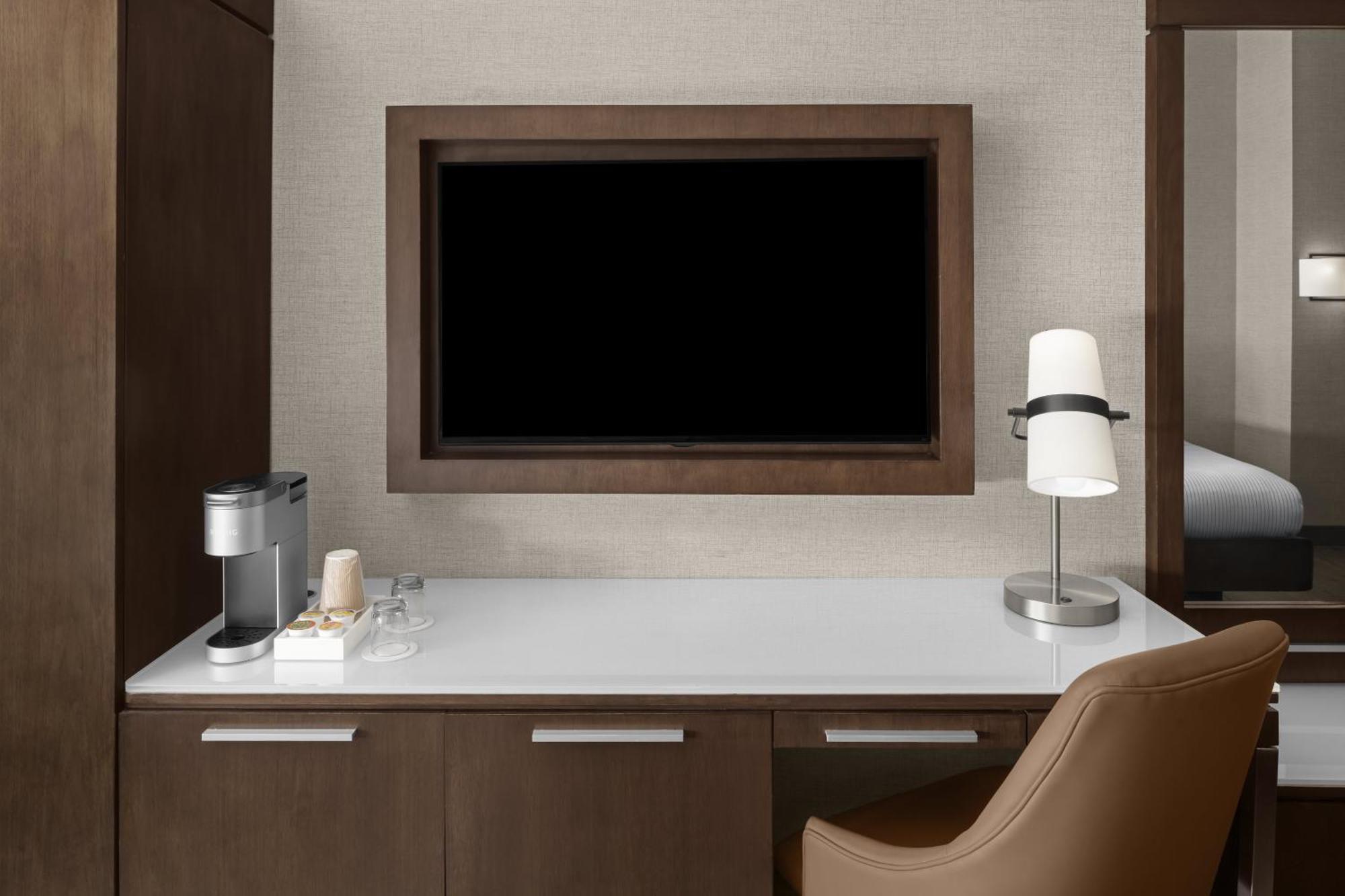 Suite Lit King-Size de Luxe - Vue sur Ville - Non-Fumeurs