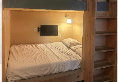 Bed 10-Bed Mixed Dormitory Room