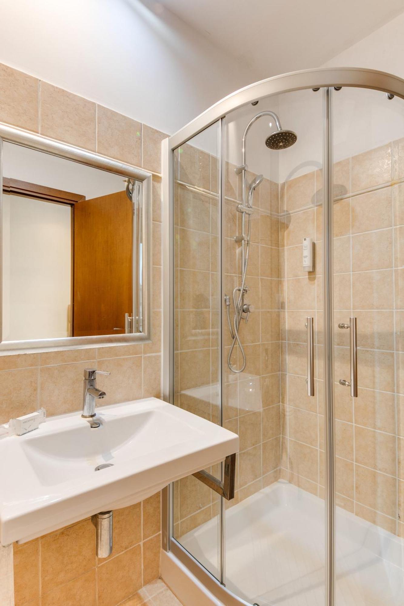 Quarto Compacto