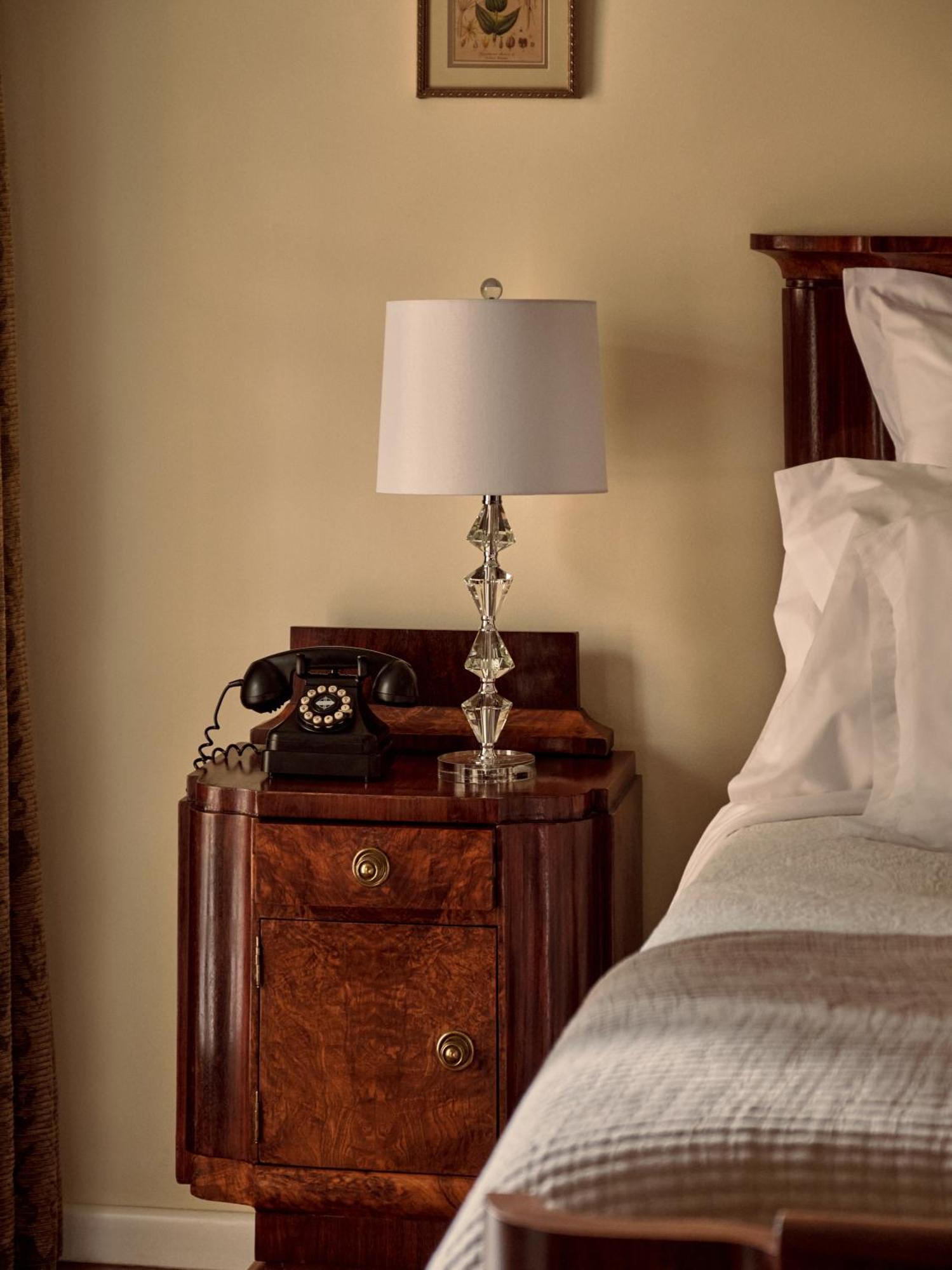 Einstein's Garden Room,1649023499:JPEG