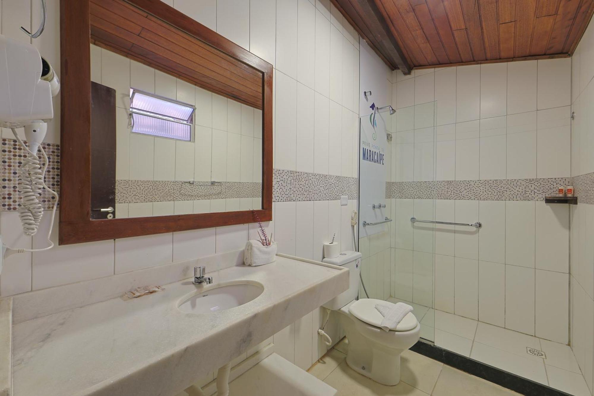 Quarto Duplo com Vista Mar Parcial