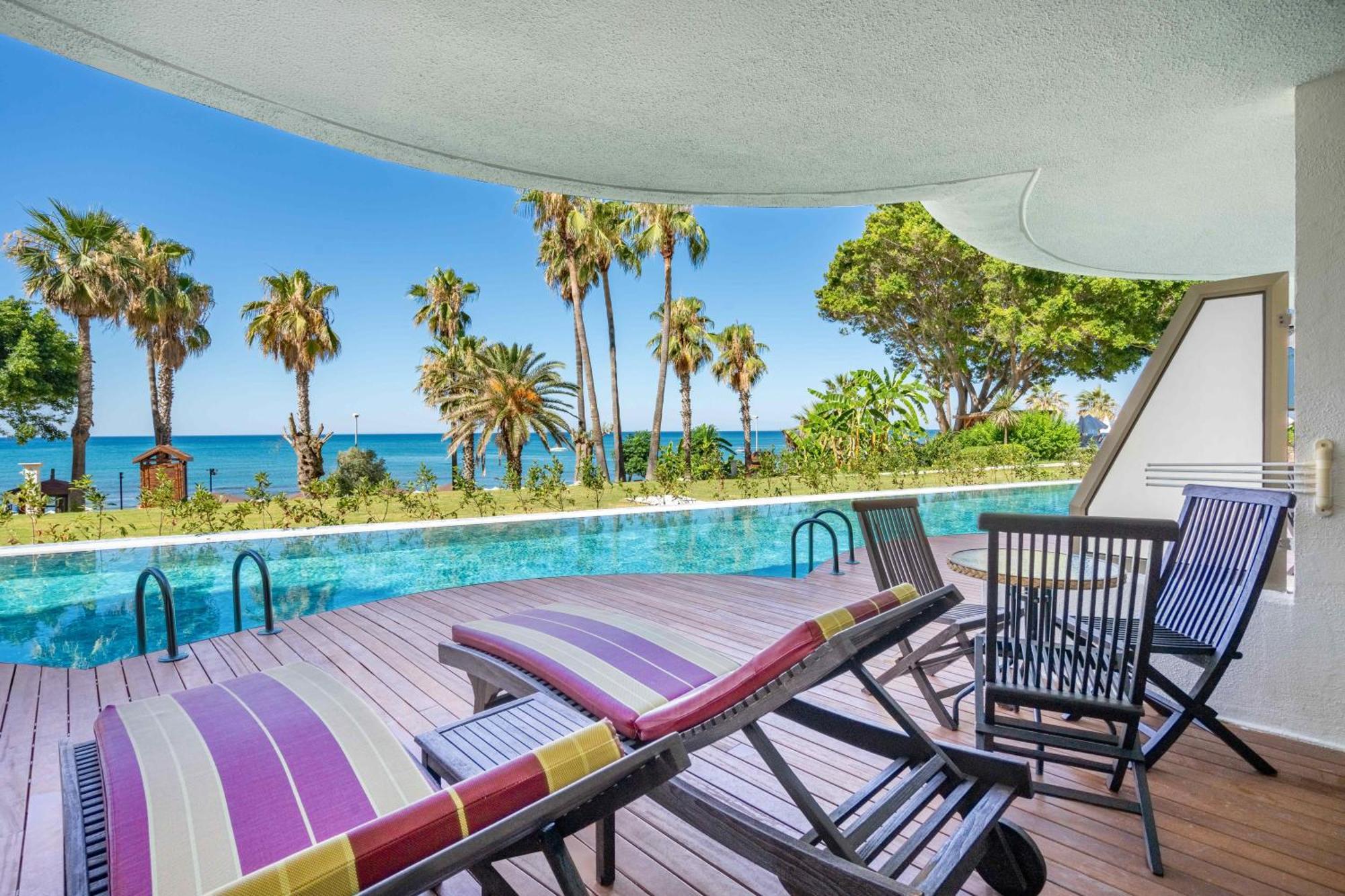 Deluxe Doppel-/Zweibettzimmer mit Zugang zum Pool
