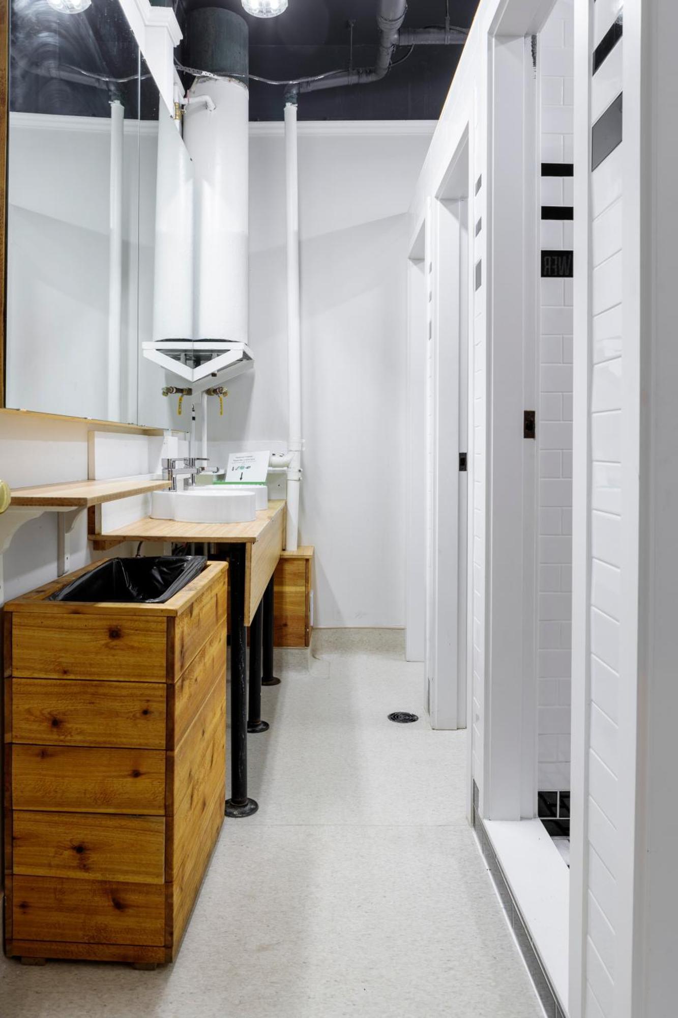 Private Room with Shared Bathroom