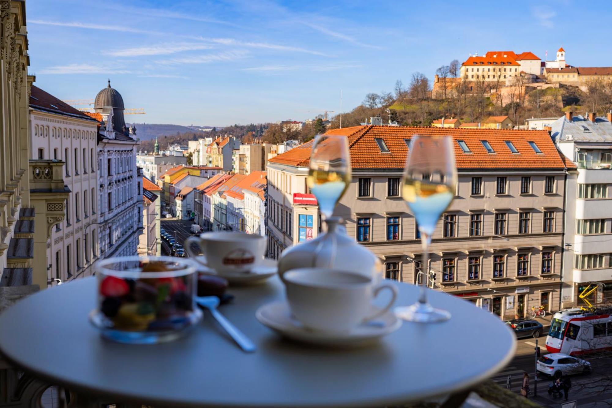 Apartment mit Aussicht und Balkon