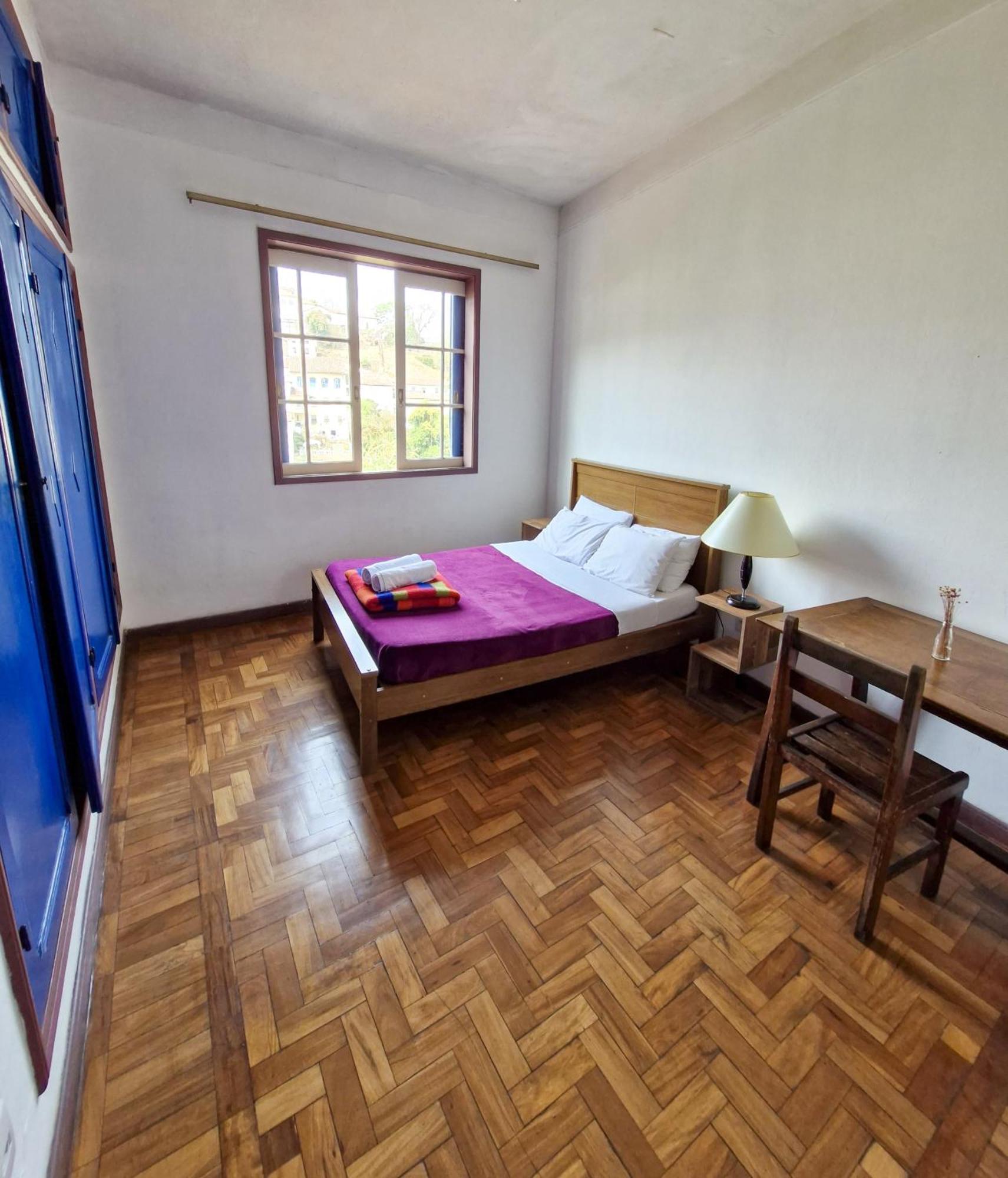Quarto Duplo com Banheiro Compartilhado