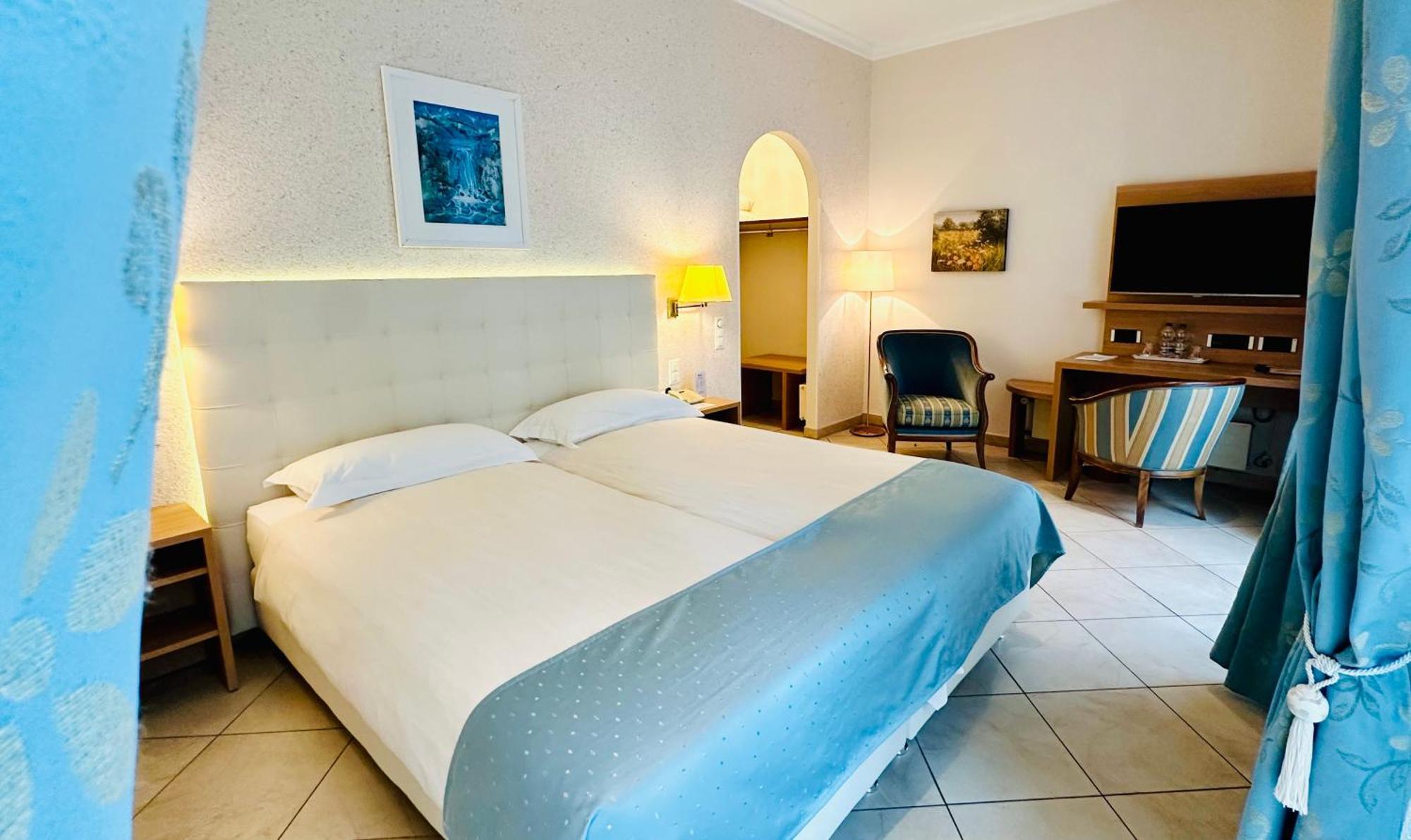 Executive Twin Room with Balcony