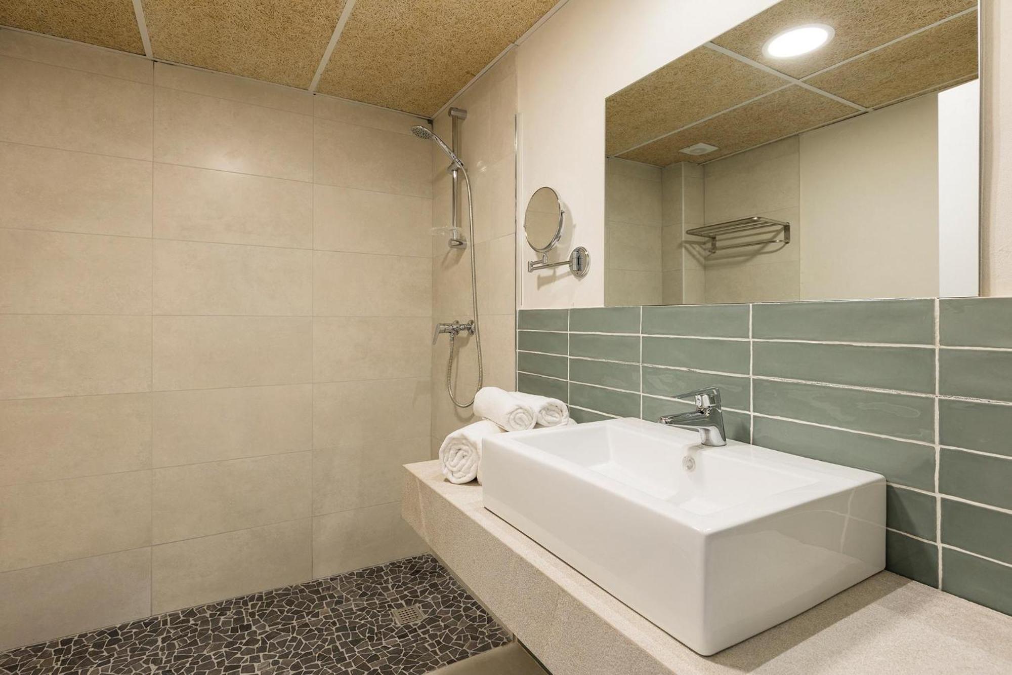Quarto Duplo com Vista Piscina - Ocupação Individual