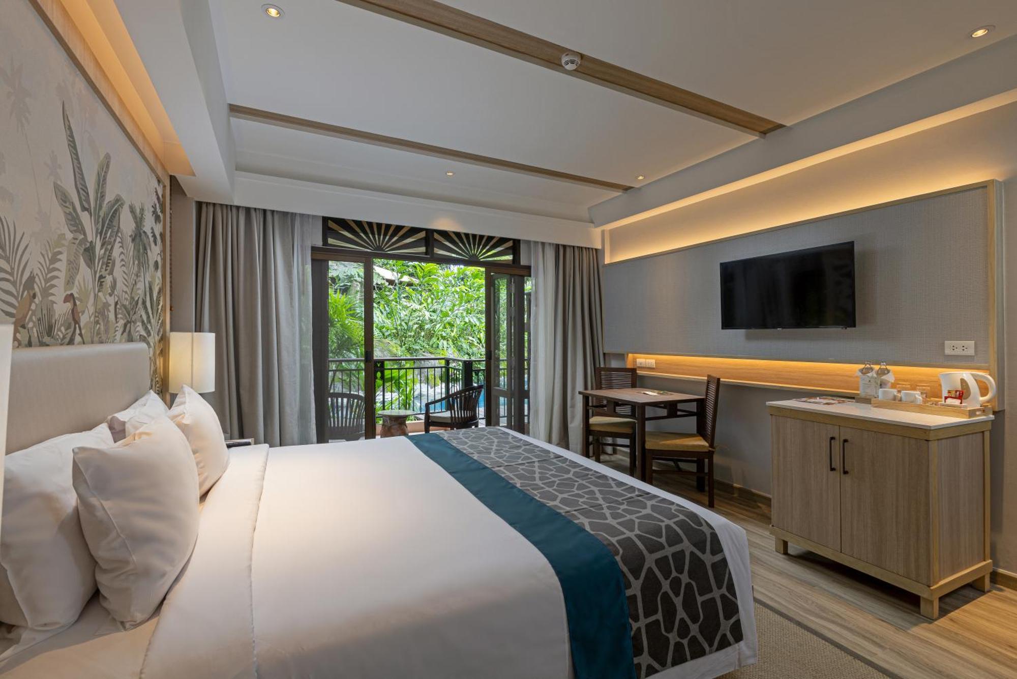 Chambre avec Accès à la Piscine du Jardin