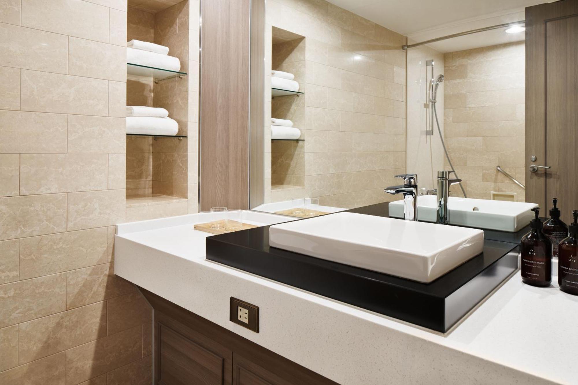 Quarto Duplo Grand com 2 Camas de Casal