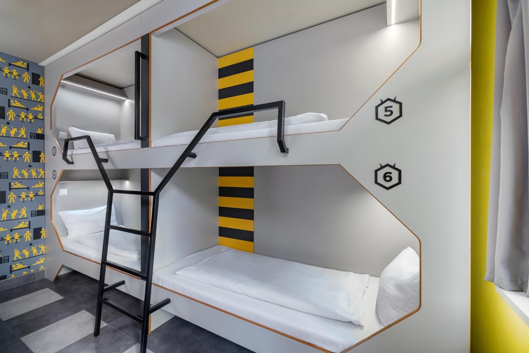 Habitación Síxtuple con baño privado