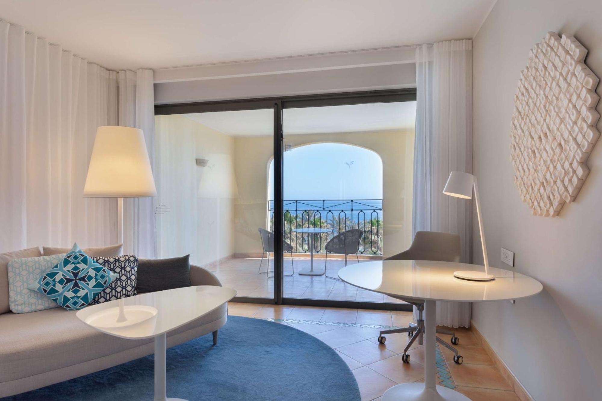 Deluxe King Room with Sea View,1657145002:JPEG