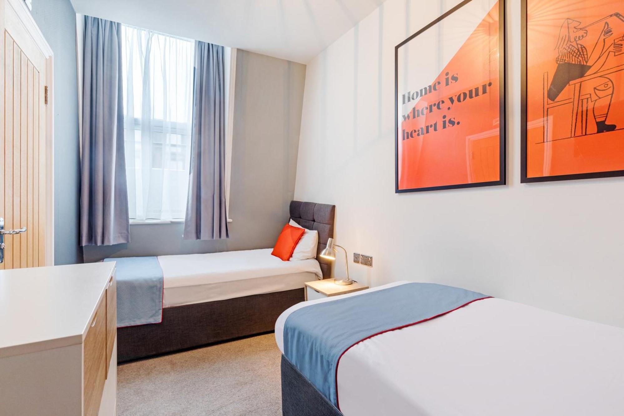Quarto Deluxe com 2 Camas de Solteiro