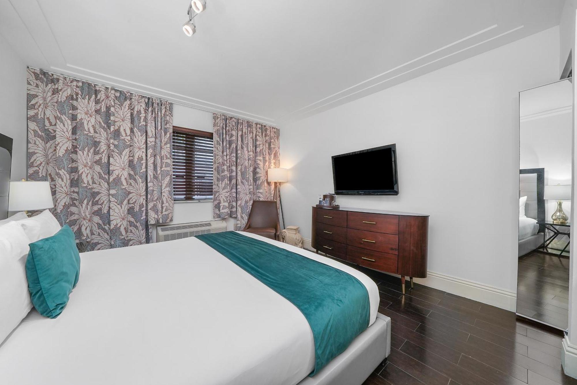 Quarto Clássico com Cama King-size