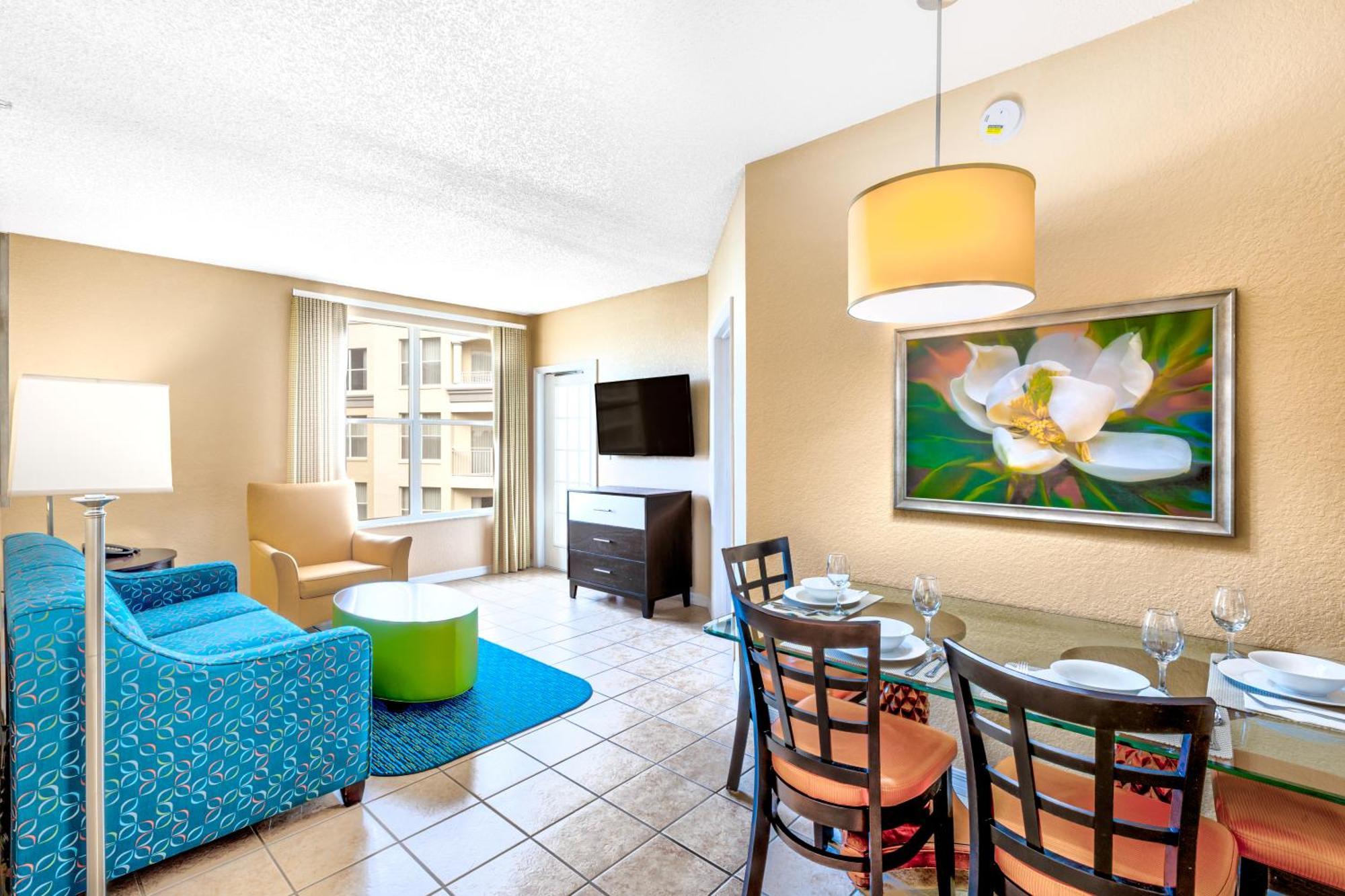 Deluxe Suite, 1 Queen bed with Sofa bed