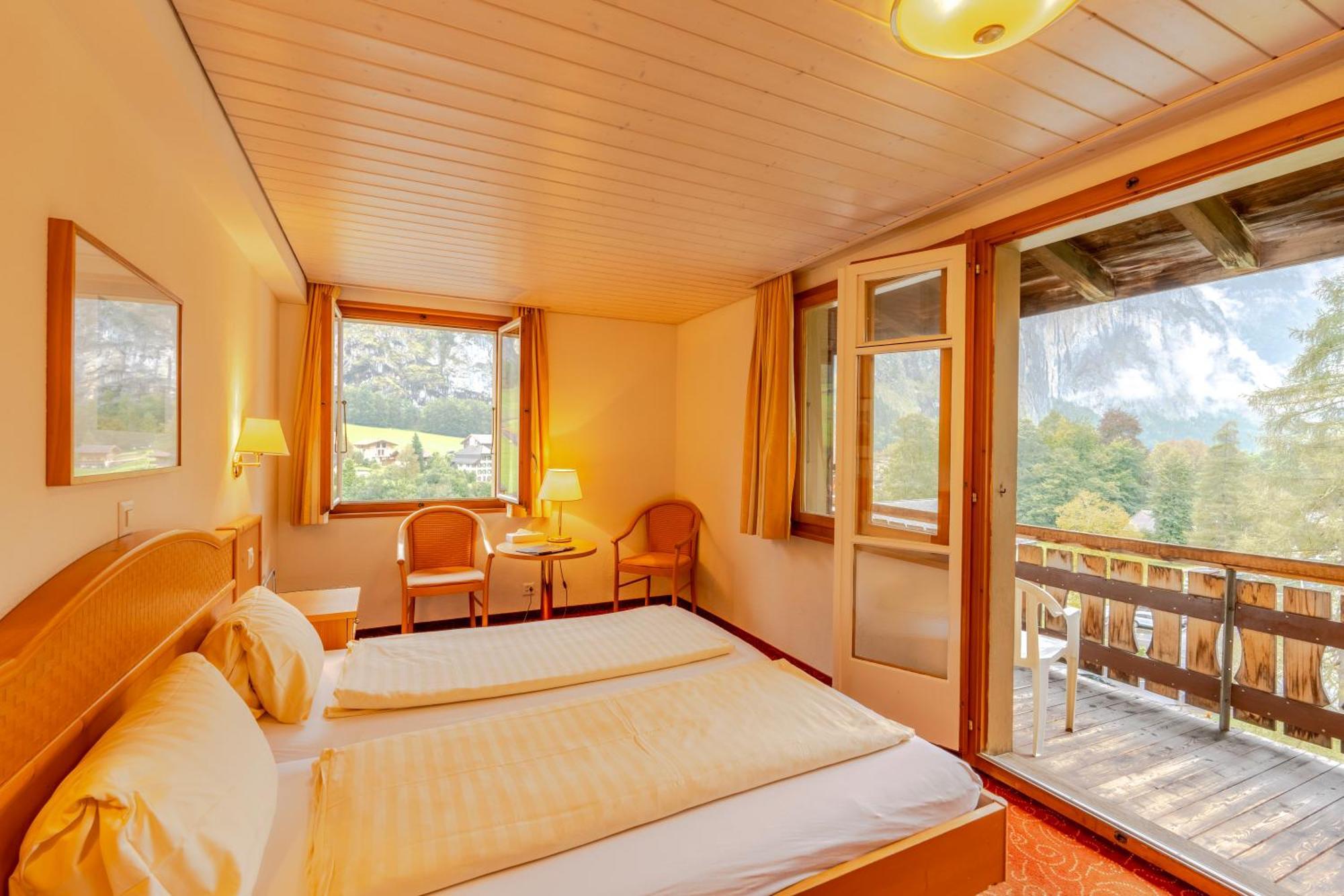 Chambre Double avec Balcon - Vue sur Cascade