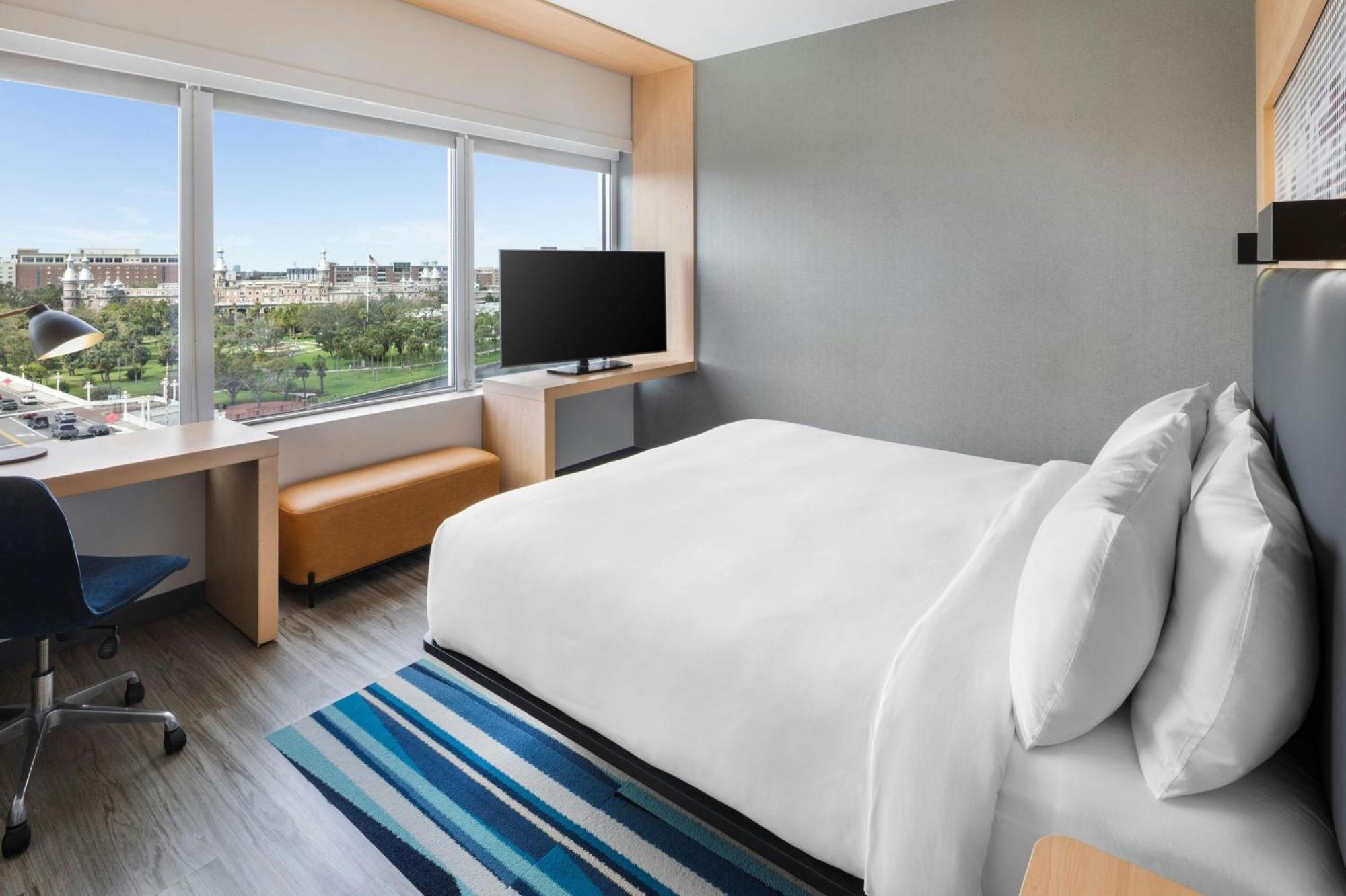 Quarto com 1 Cama King-size e Vista do Rio