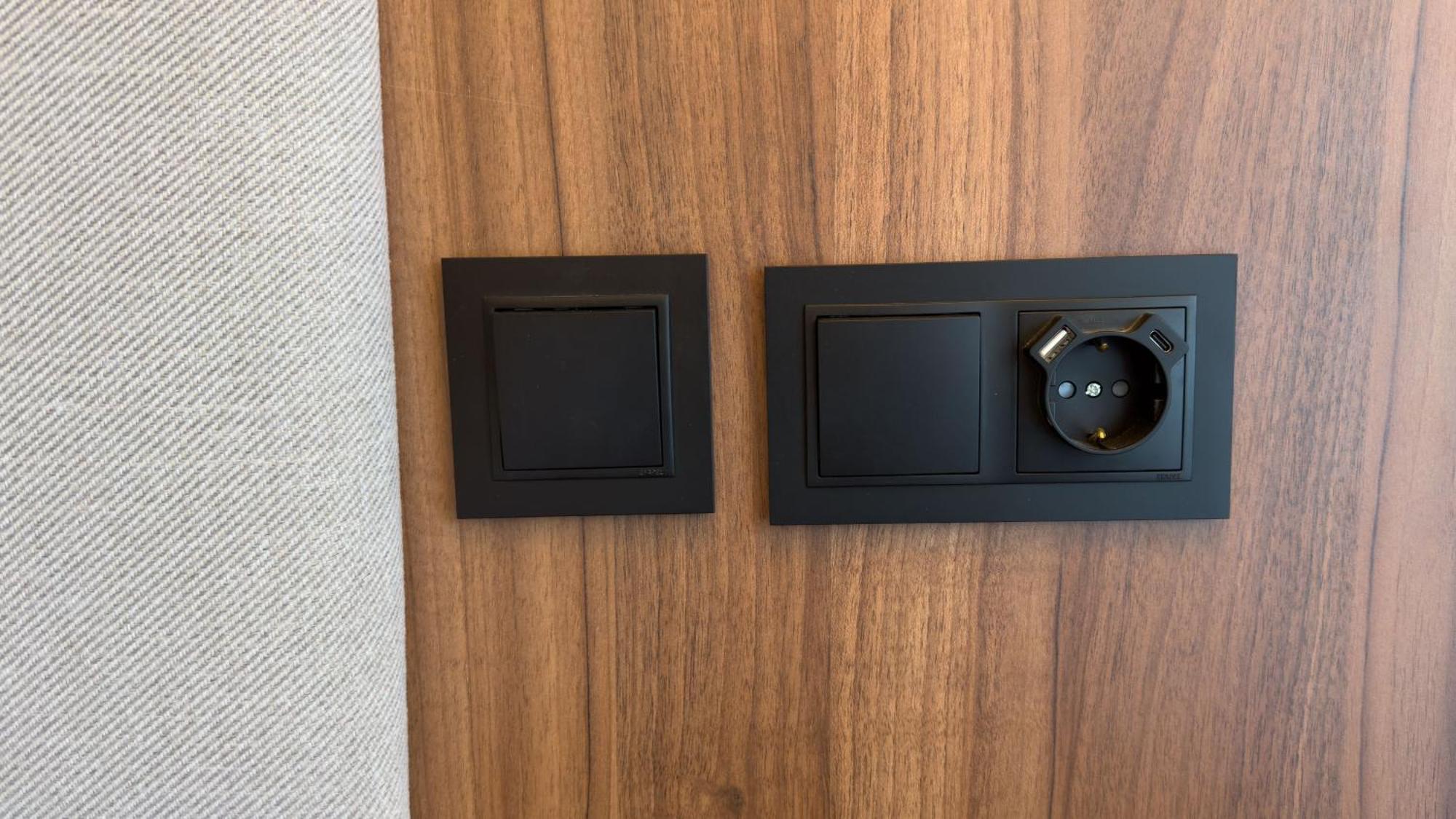 Chambre Double Premium avec Canapé-Lit Simple et Balcon Meublé