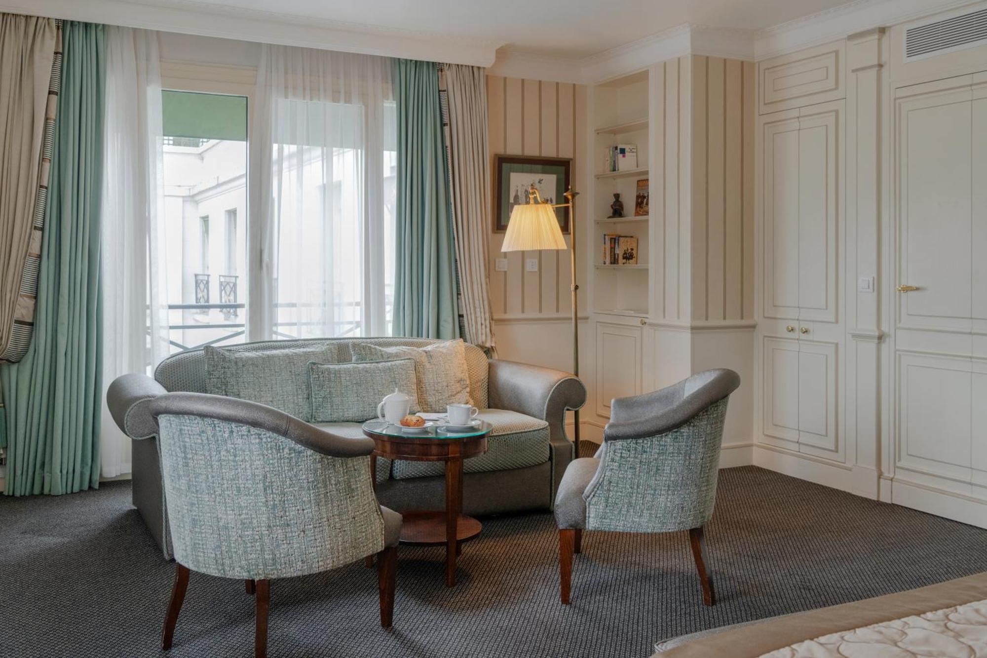 Suite Júnior Avenida