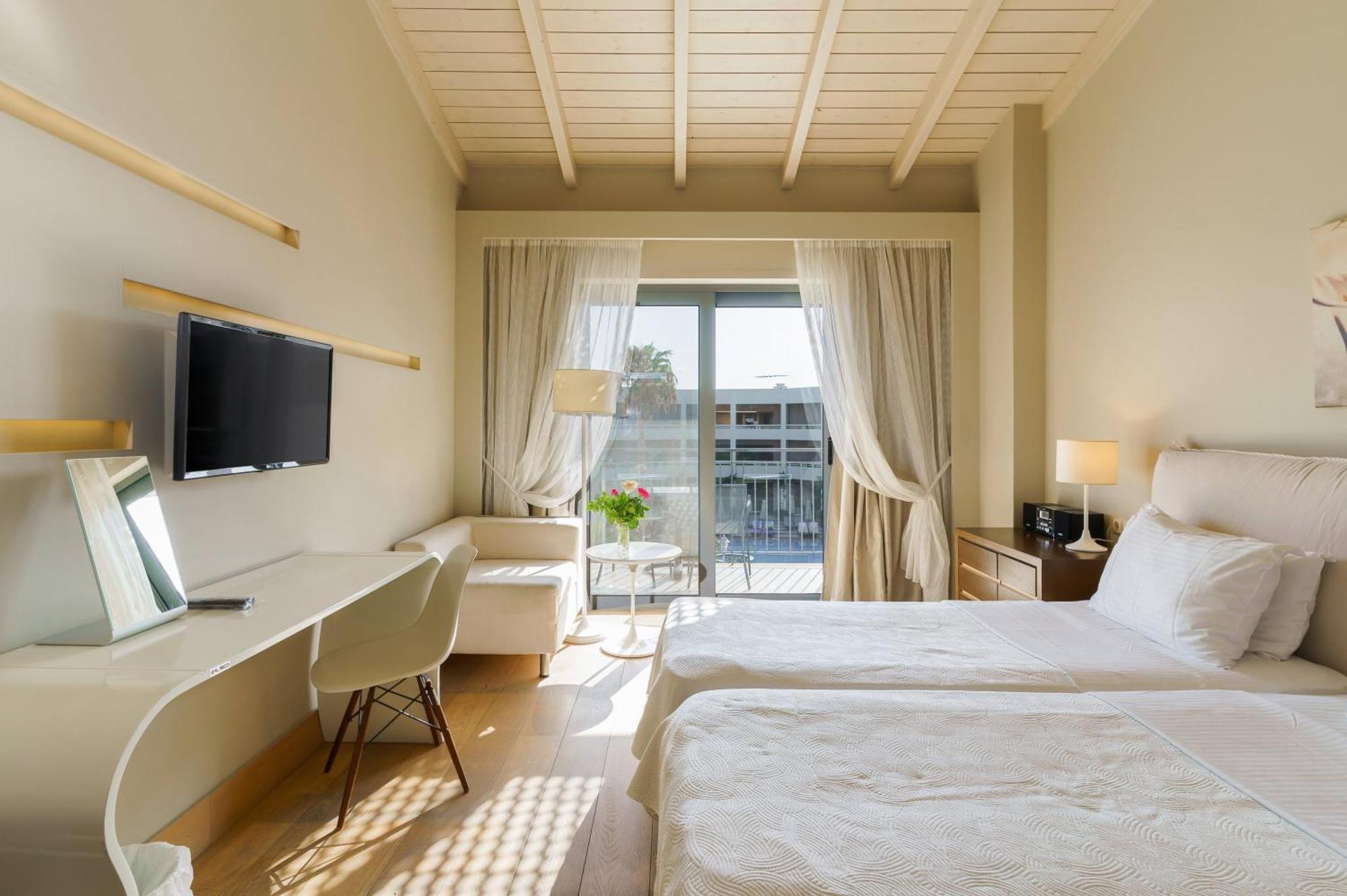 Chambre Double - Vue Latérale sur Mer