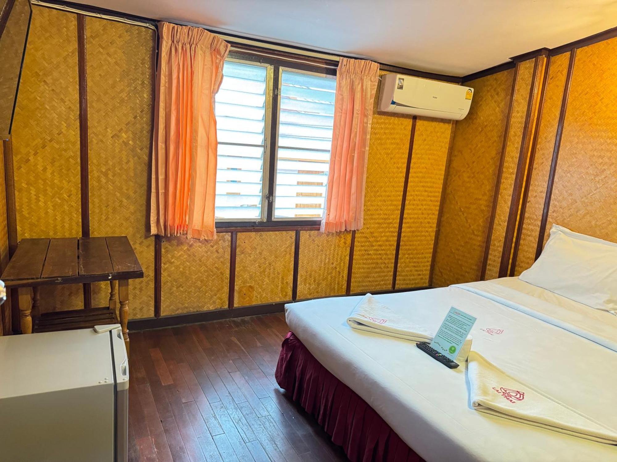 Chambre Double avec Salle de Bains Commune