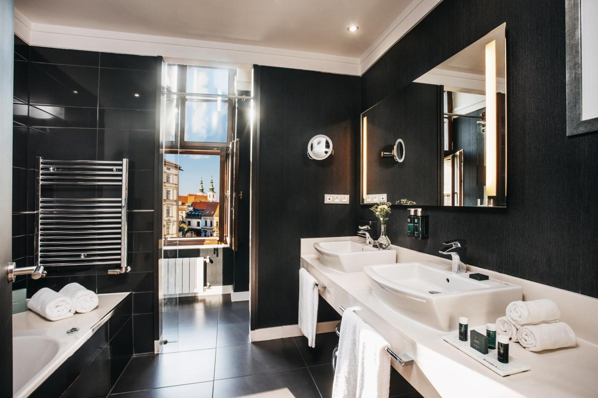 Deluxe Junior Suite