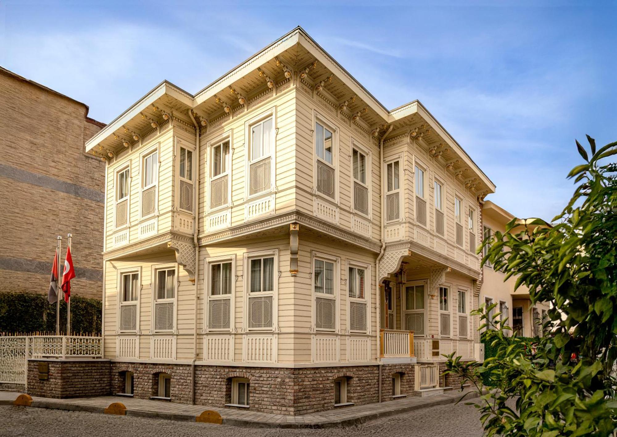 Luxuriöses Herrenhaus mit 4 Schlafzimmern - Nebengebäude