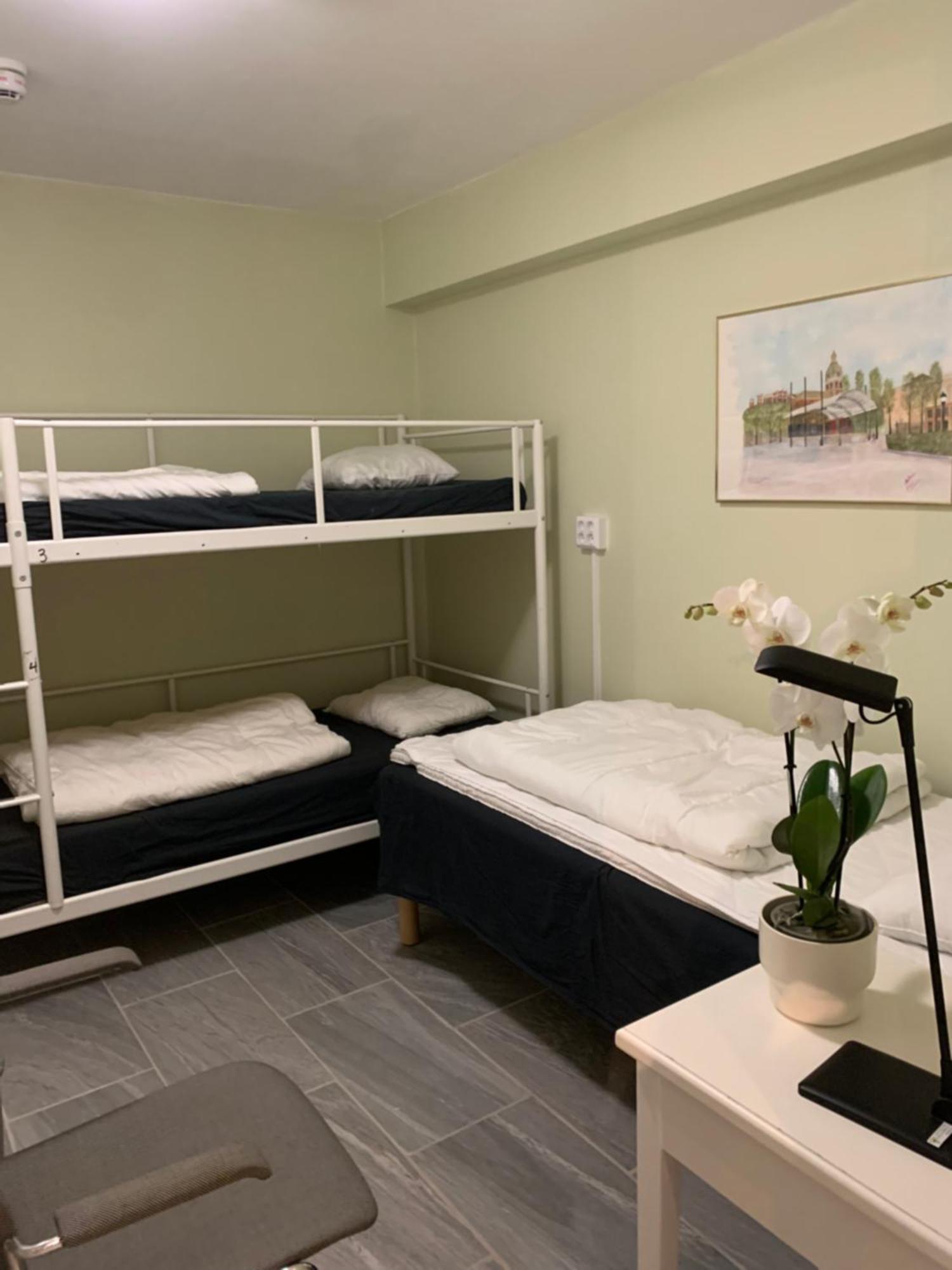 Basic Driepersoonskamer met Gedeelde Badkamer