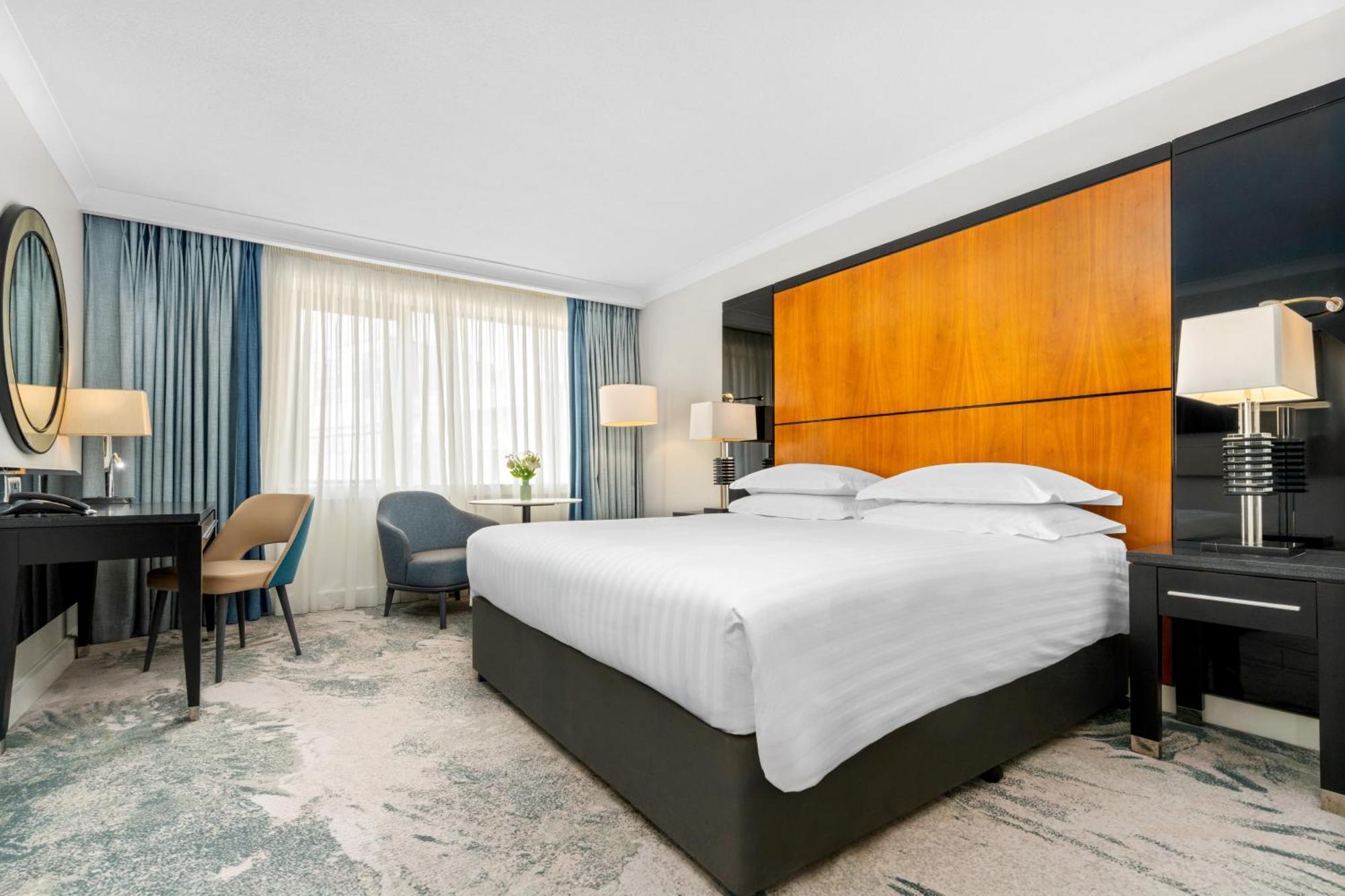 Superior Zimmer mit Kingsize-Bett