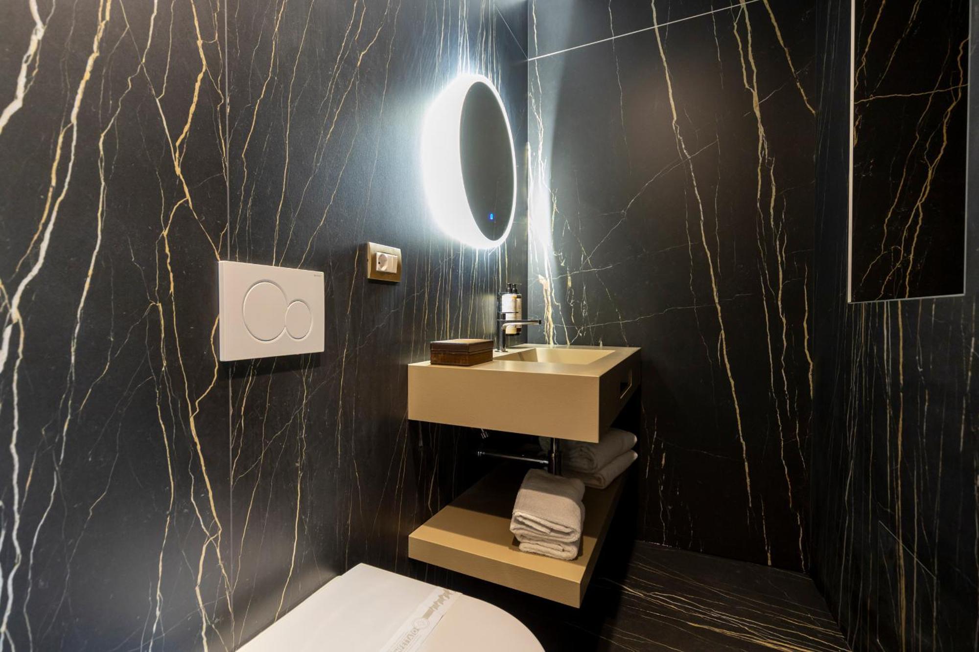 King Suite Spa Bath,1663747449:JPEG