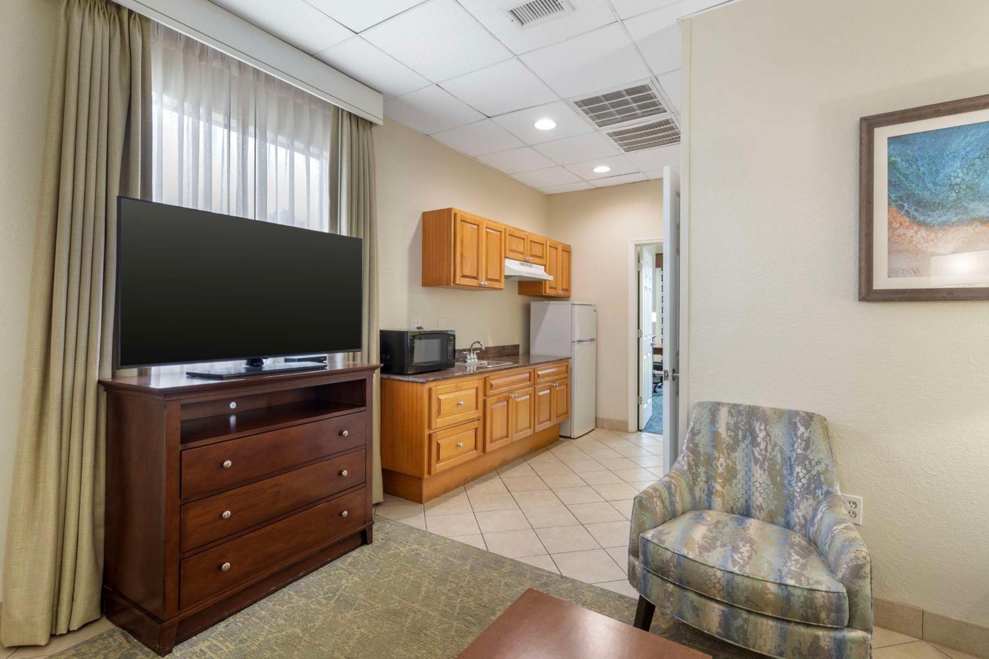 Suite Familiale avec 2 Lits Queen-Size et Kitchenette