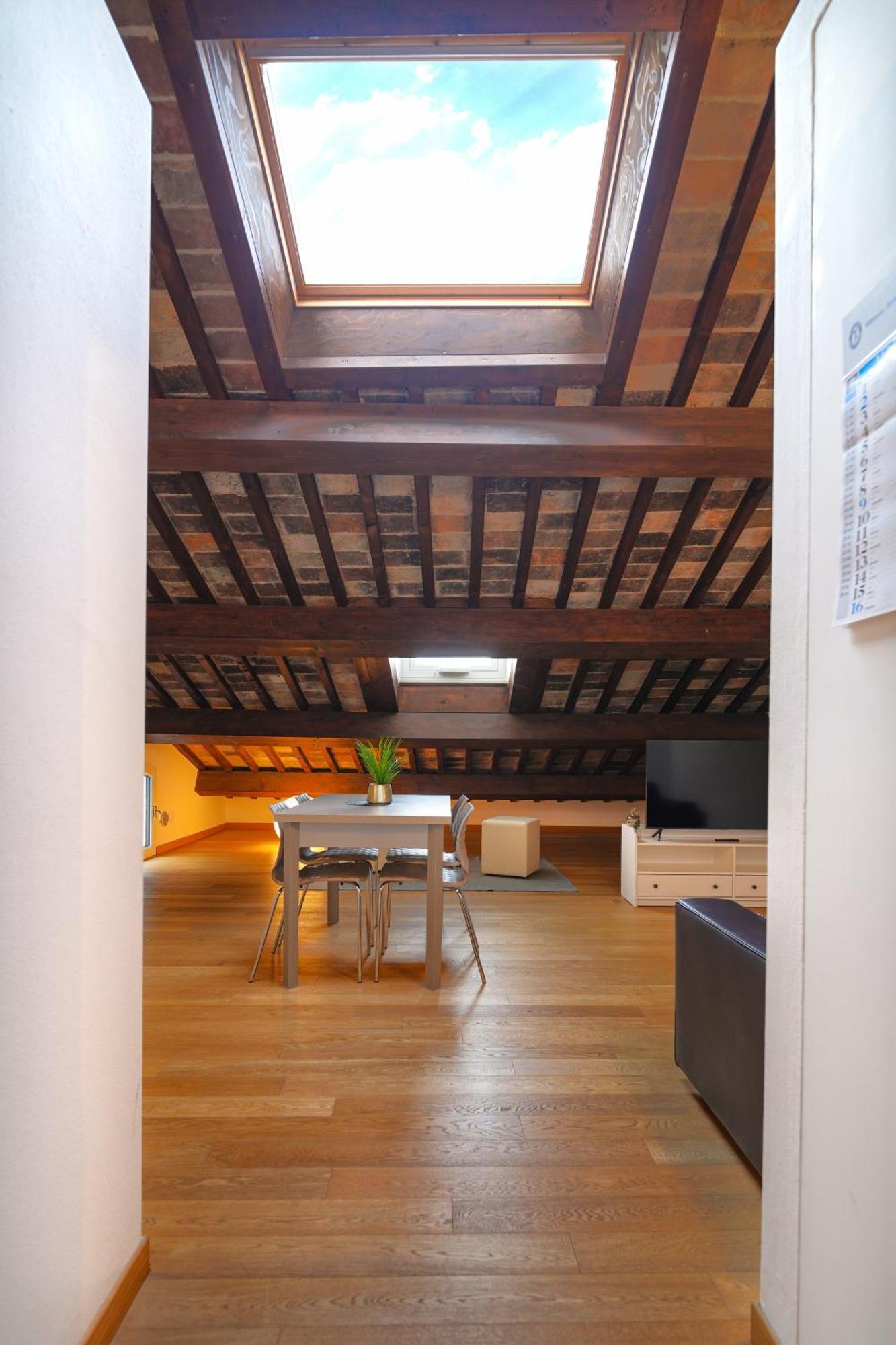 Appartamento con 2 Camere da Letto