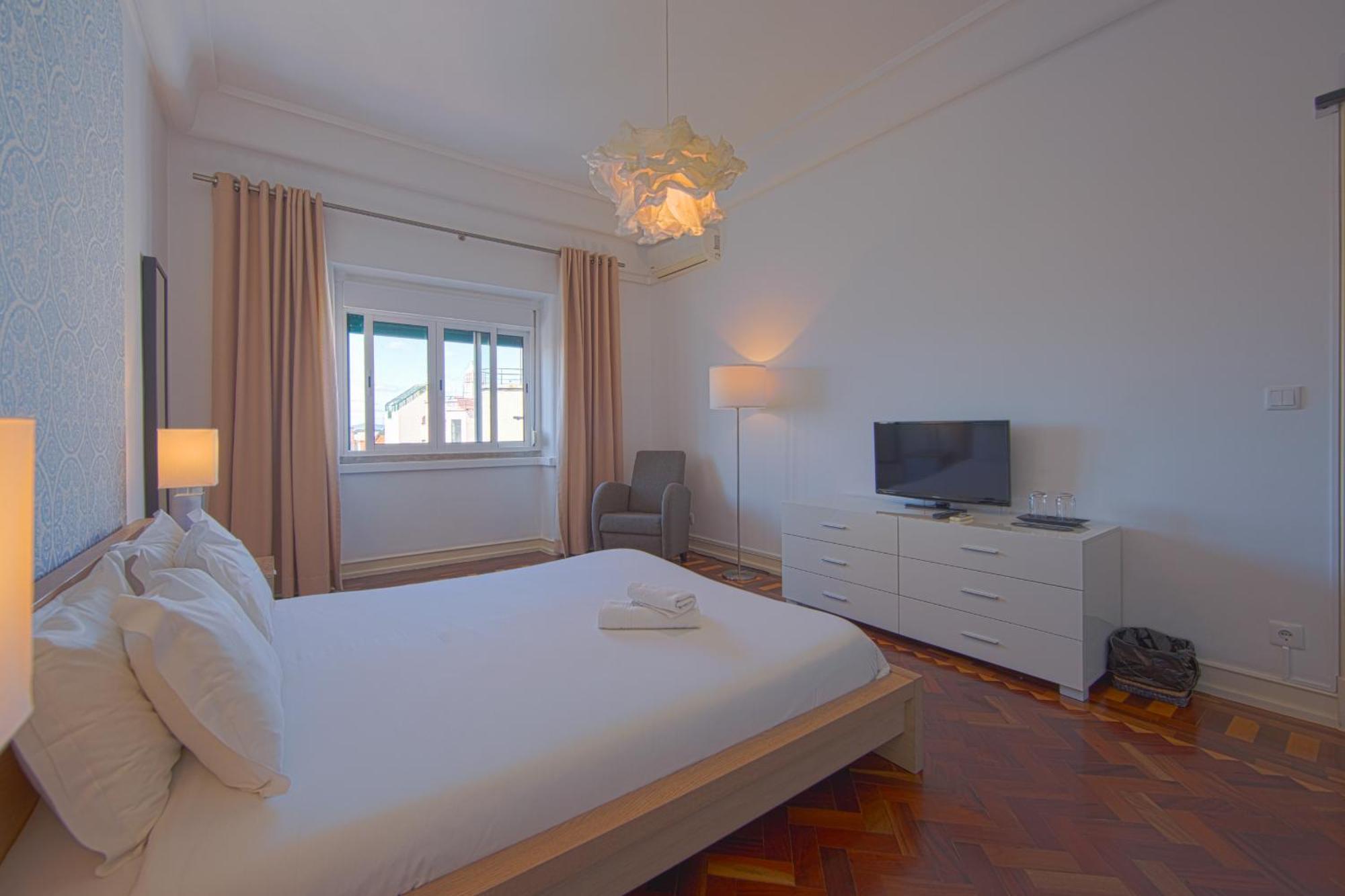 Quarto Duplo Superior com Banheiro Compartilhado